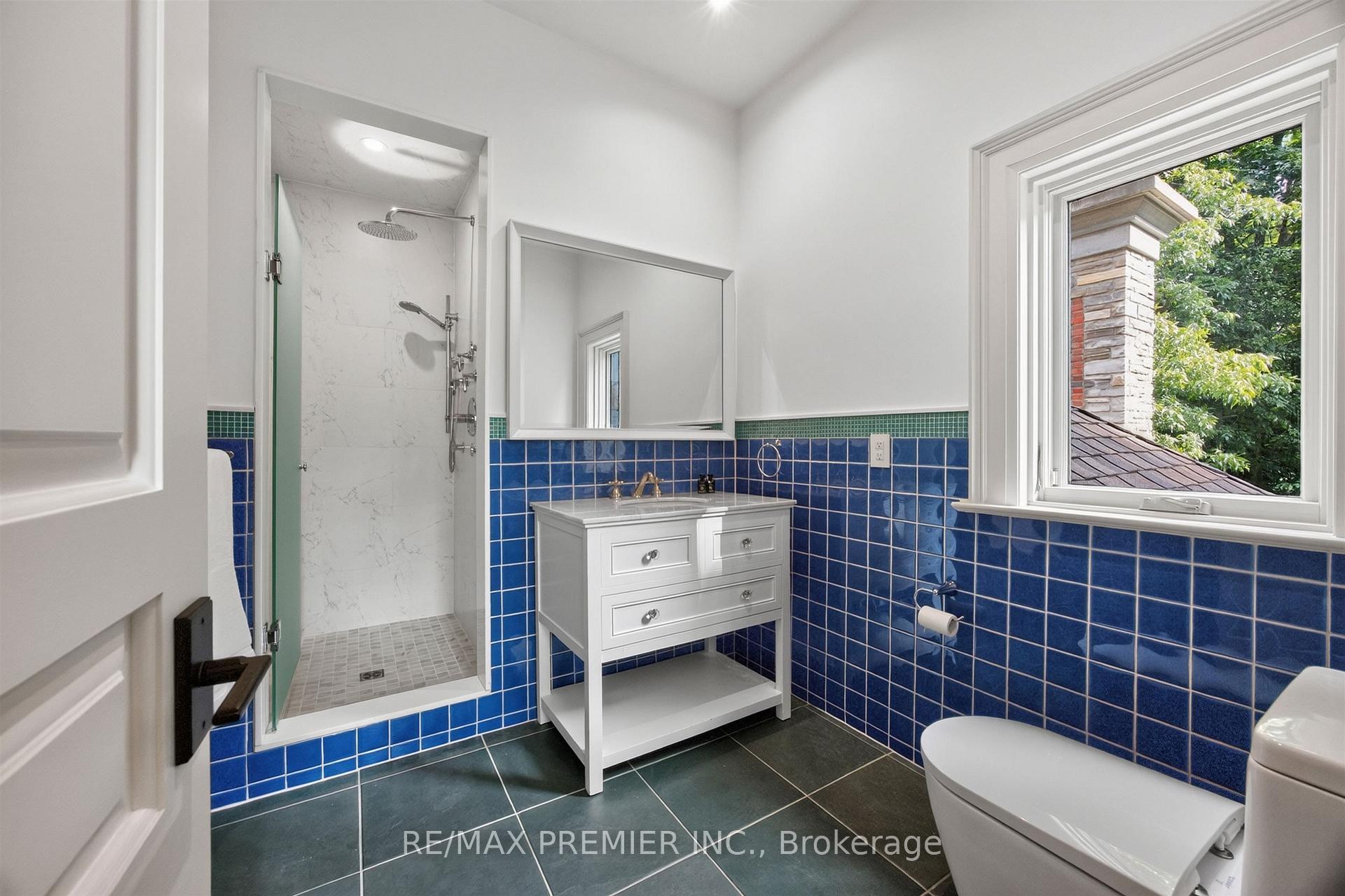 Photo 27 of 40 Golf Avenue, Vaughan, East Woodbridge — HOMEH