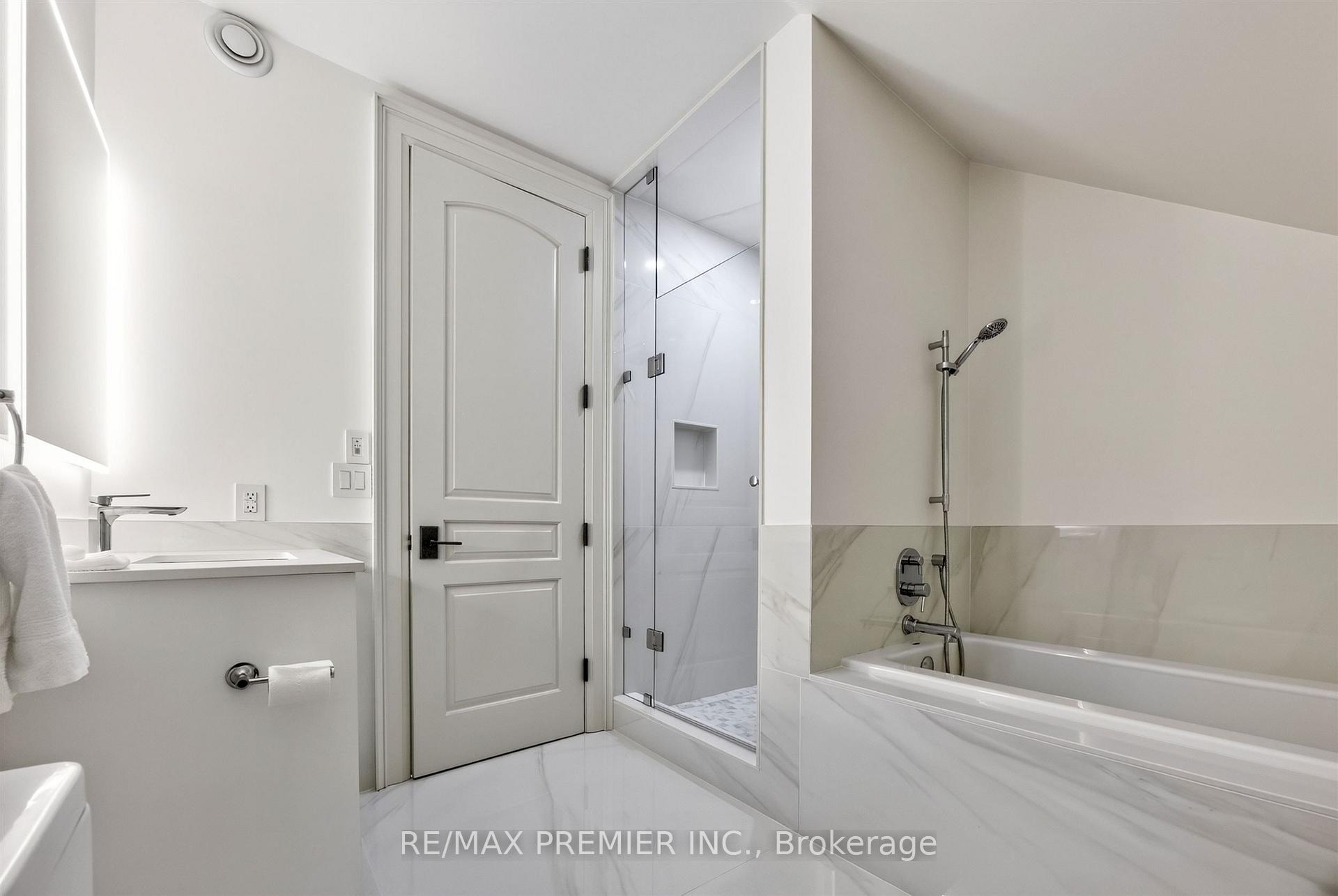 Photo 30 of 40 Golf Avenue, Vaughan, East Woodbridge — HOMEH