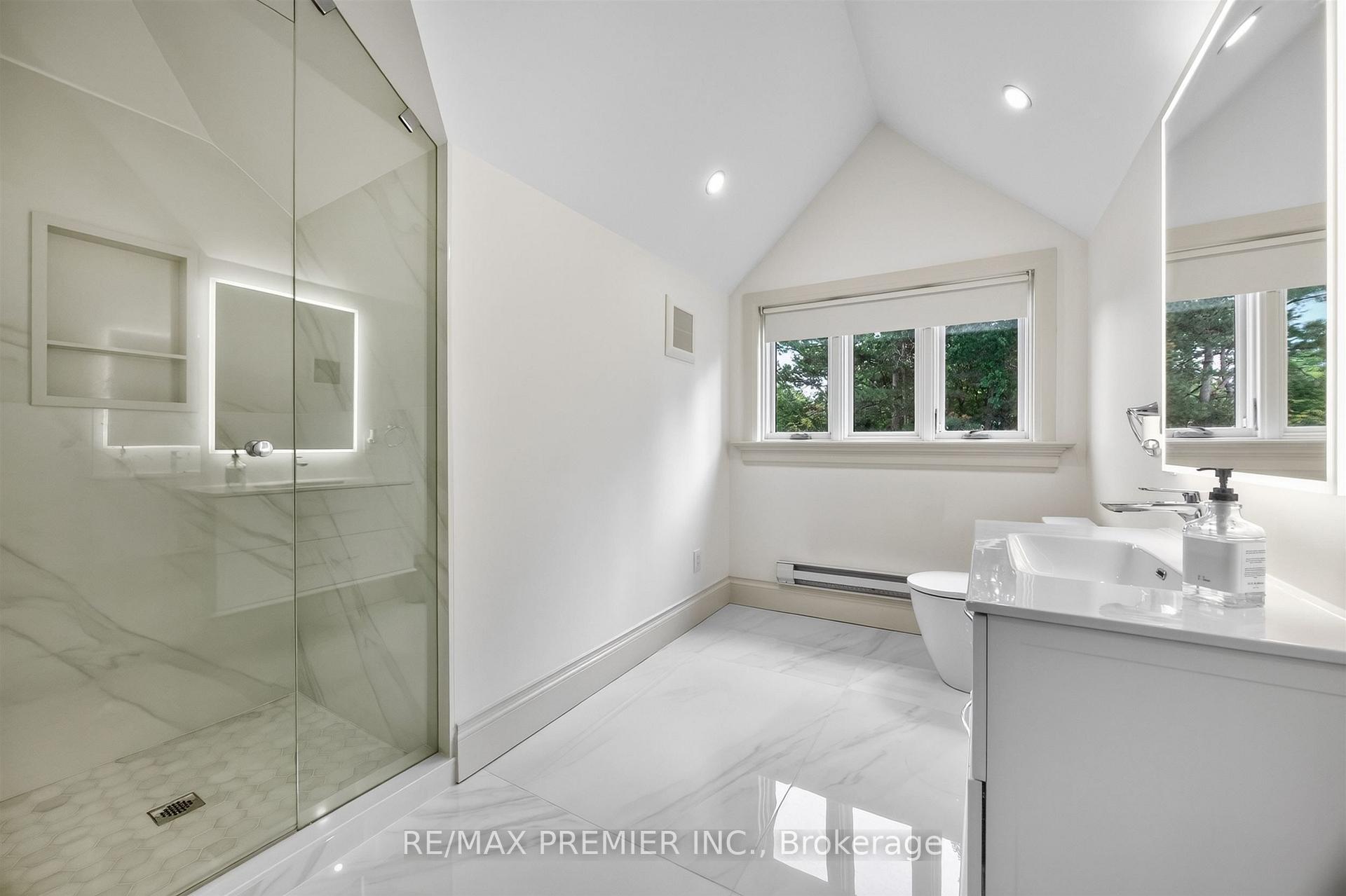 Photo 33 of 40 Golf Avenue, Vaughan, East Woodbridge — HOMEH