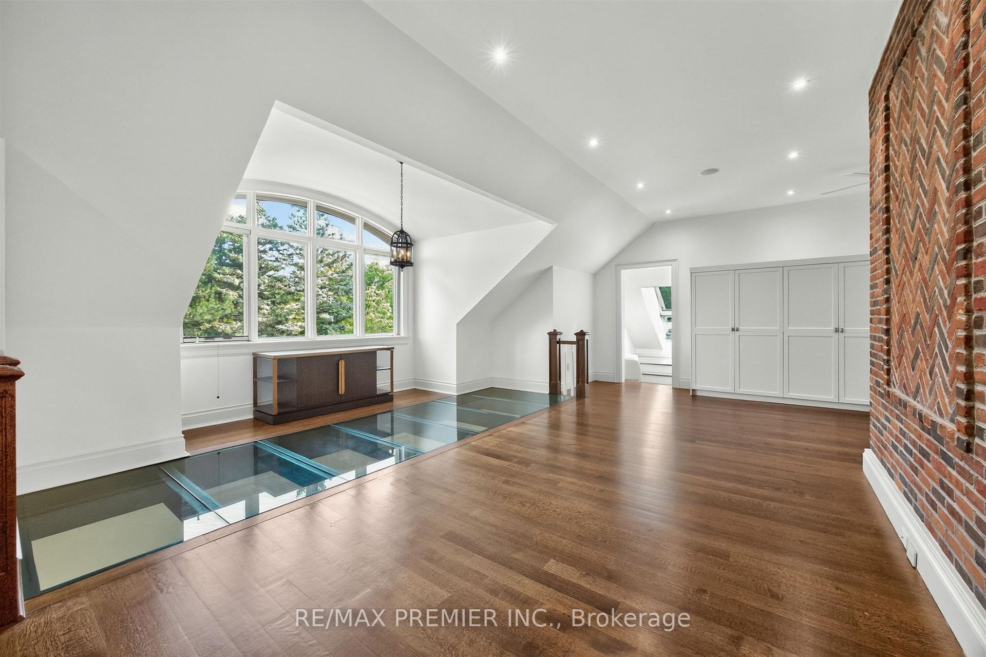 Photo 36 of 40 Golf Avenue, Vaughan, East Woodbridge — HOMEH