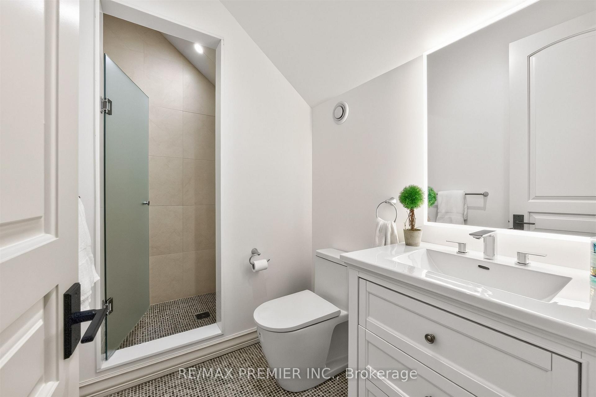Photo 38 of 40 Golf Avenue, Vaughan, East Woodbridge — HOMEH