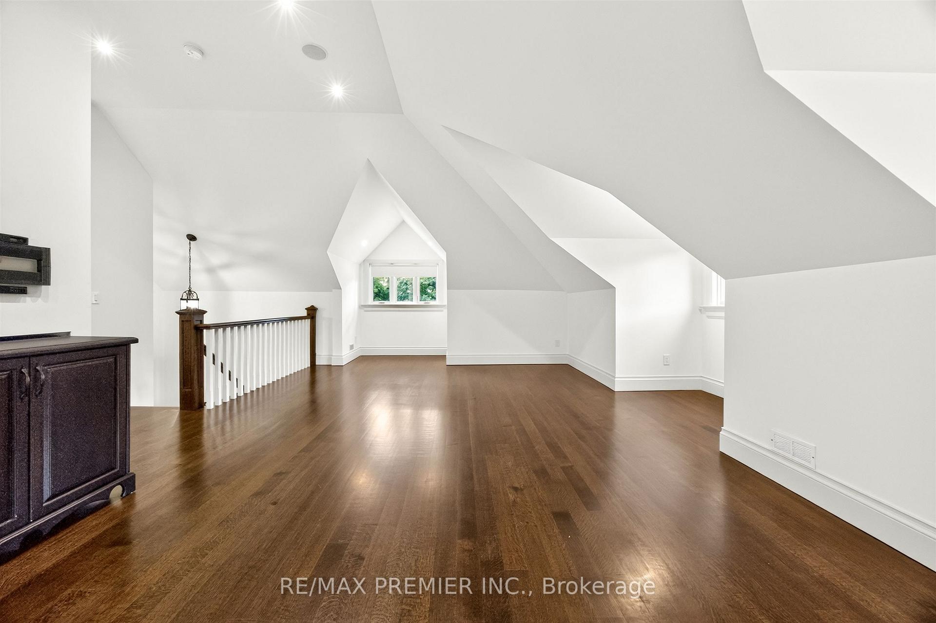Photo 39 of 40 Golf Avenue, Vaughan, East Woodbridge — HOMEH