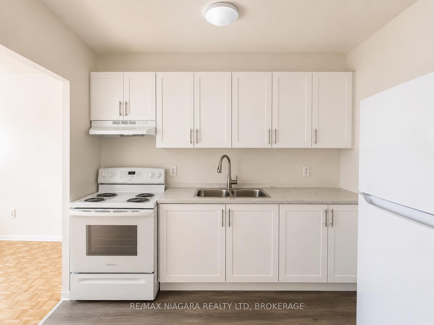 Photo 5 of Unit 304, 550 King Street, Midland — HOMEH