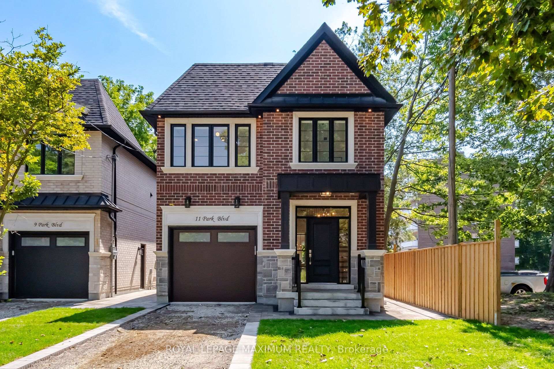 Photo 1 of 11 Park Blvd, Etobicoke, Long Branch — HOMEH