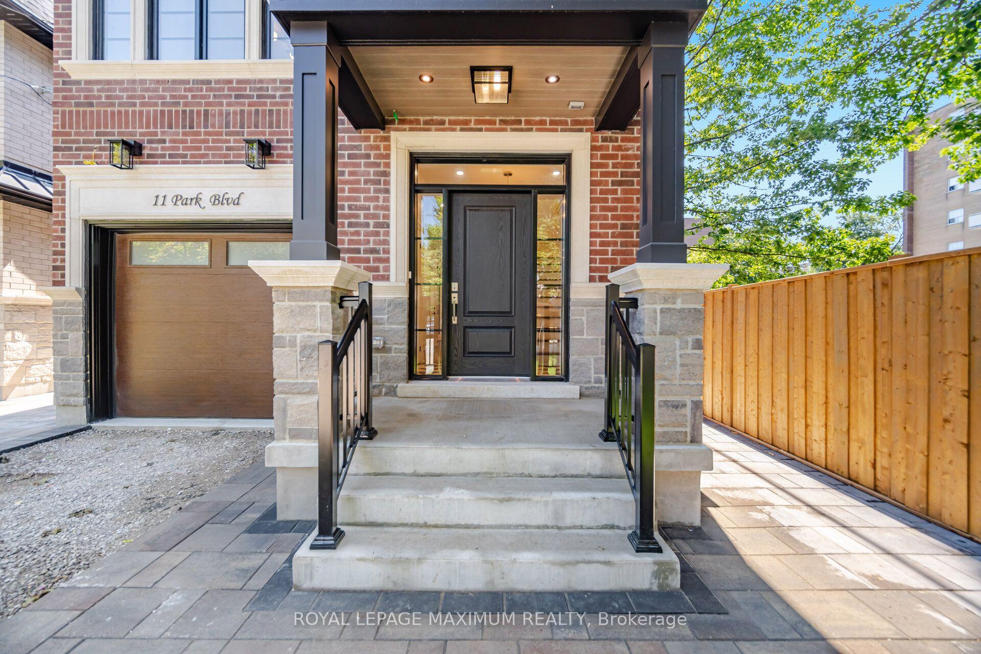 Photo 2 of 11 Park Blvd, Etobicoke, Long Branch — HOMEH