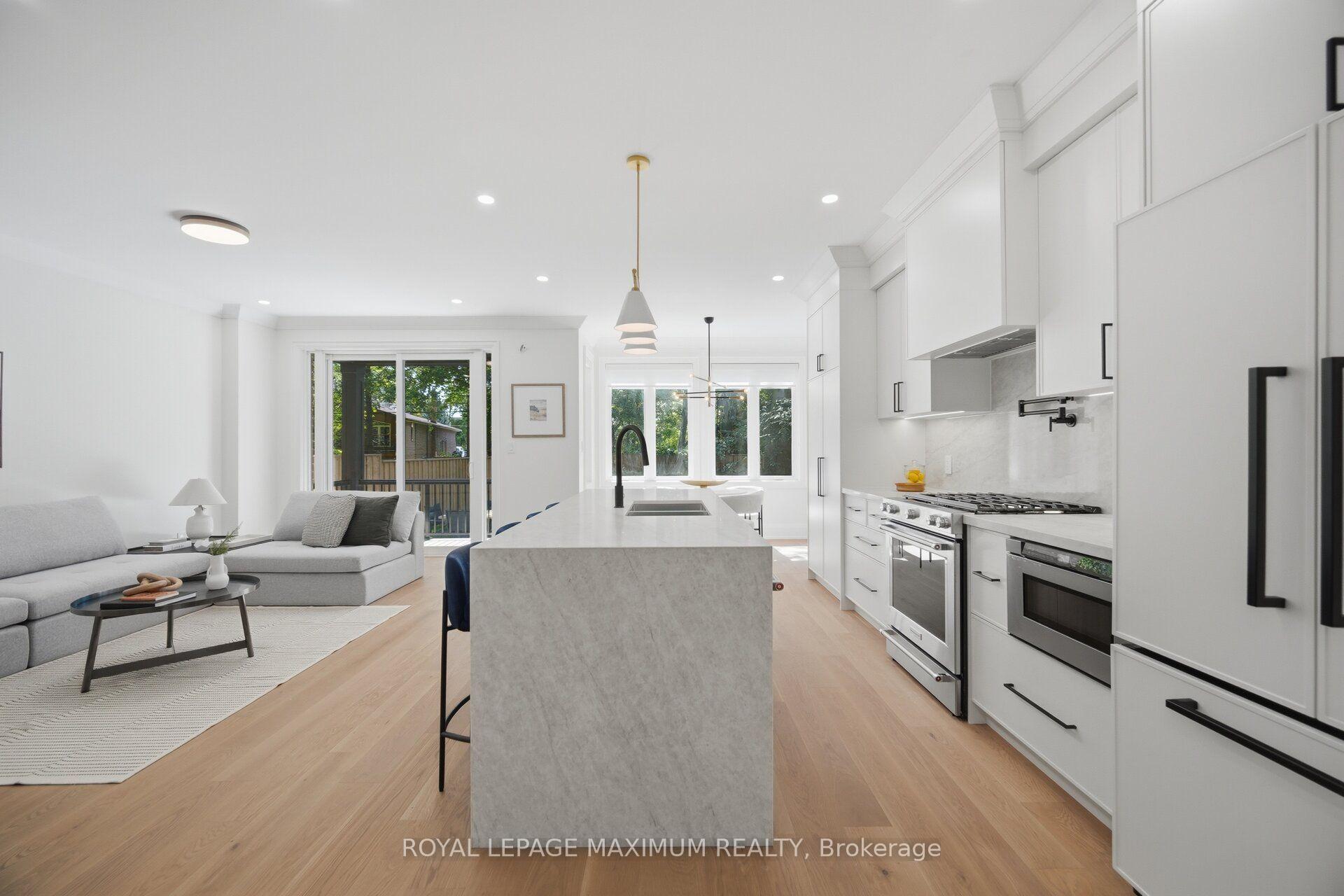 Photo 9 of 11 Park Blvd, Etobicoke, Long Branch — HOMEH