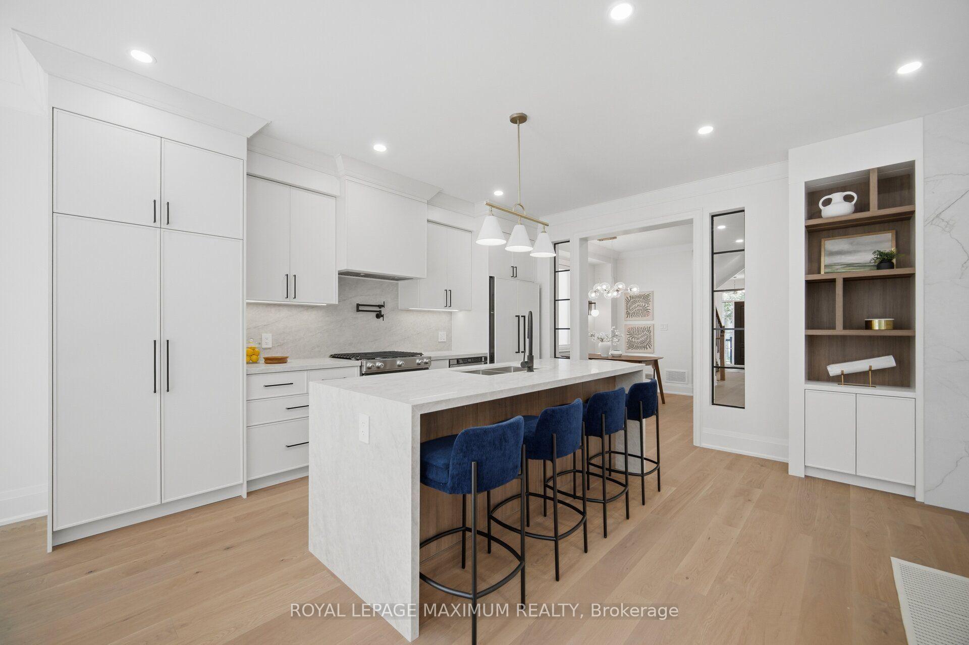 Photo 10 of 11 Park Blvd, Etobicoke, Long Branch — HOMEH