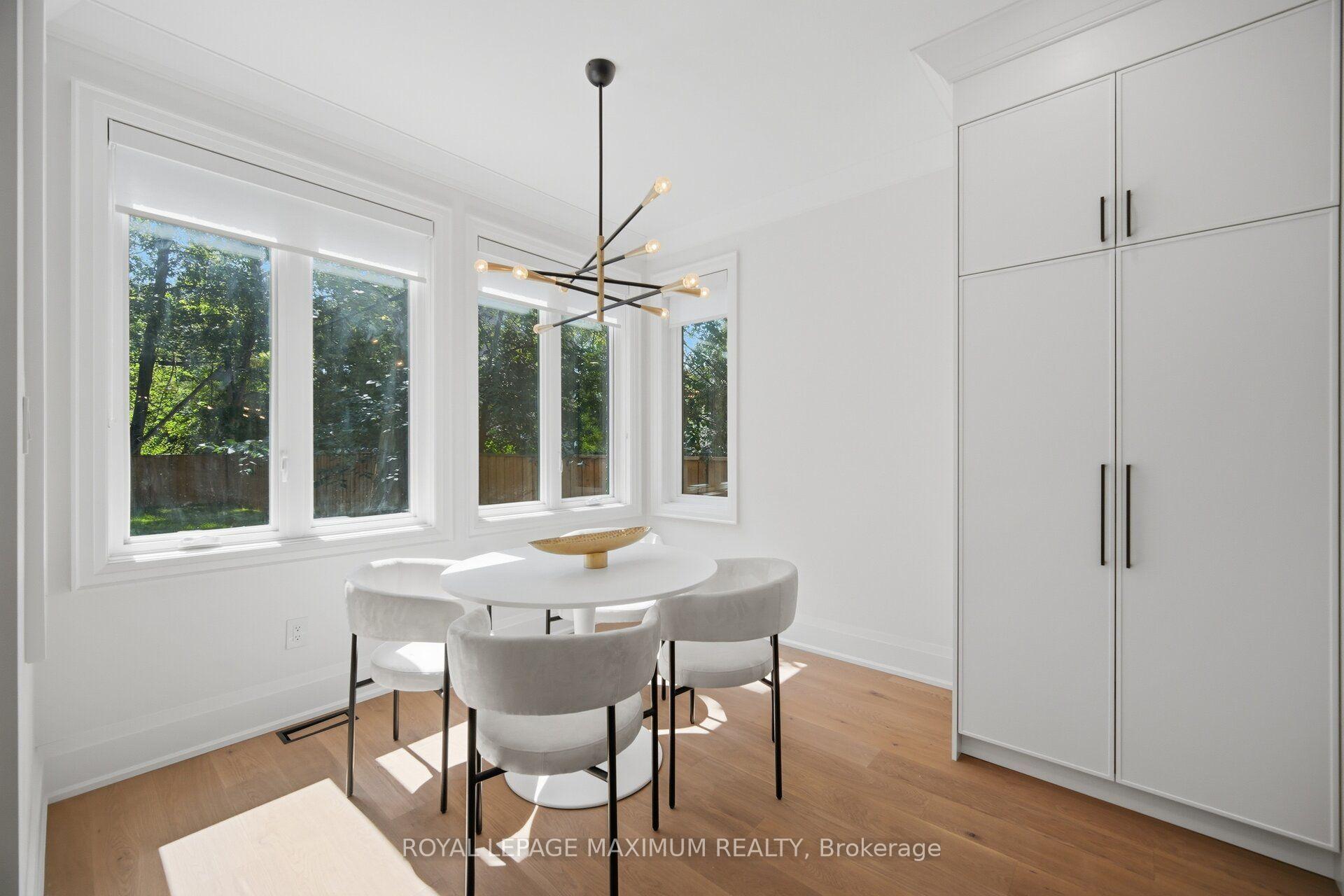 Photo 16 of 11 Park Blvd, Etobicoke, Long Branch — HOMEH