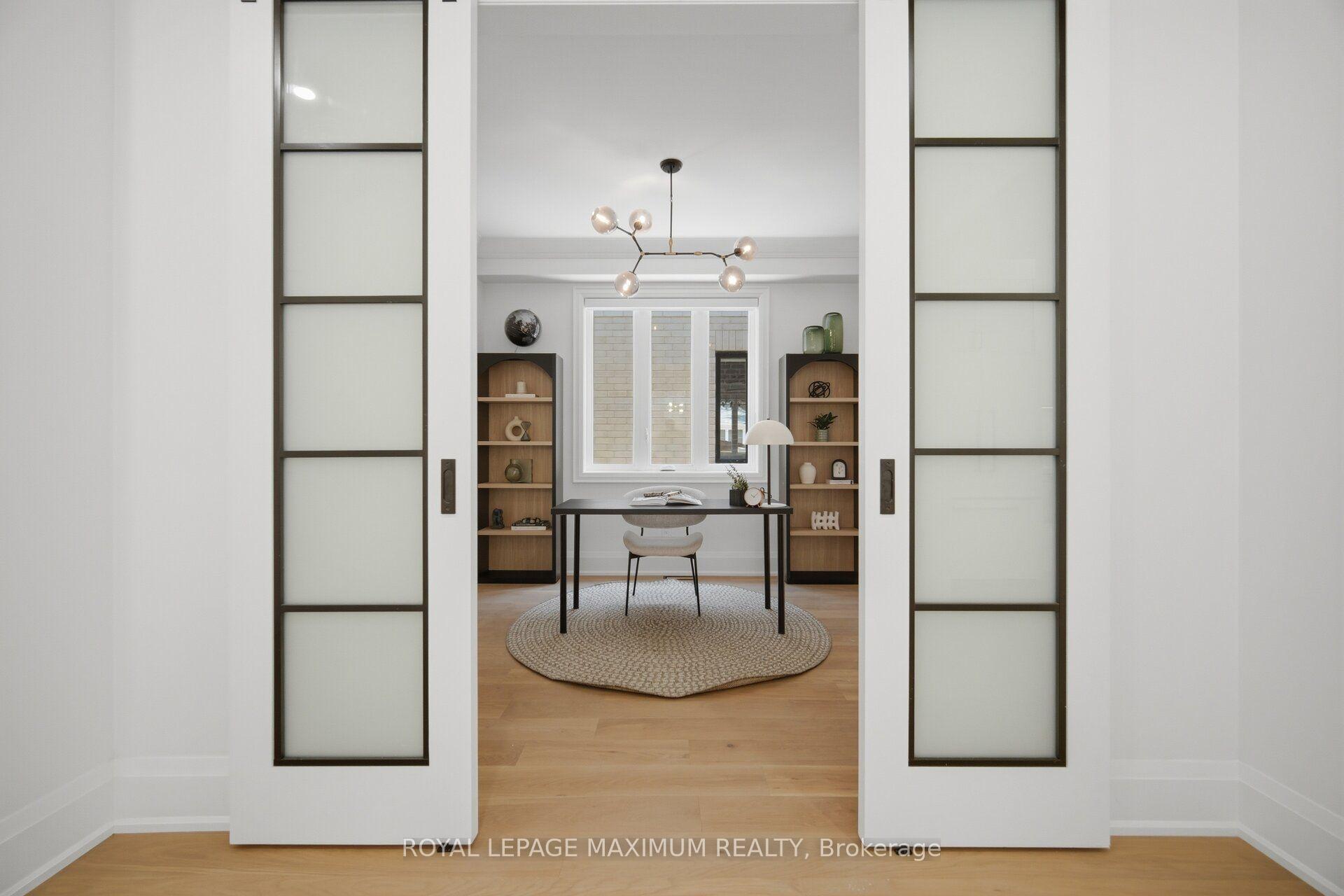 Photo 17 of 11 Park Blvd, Etobicoke, Long Branch — HOMEH