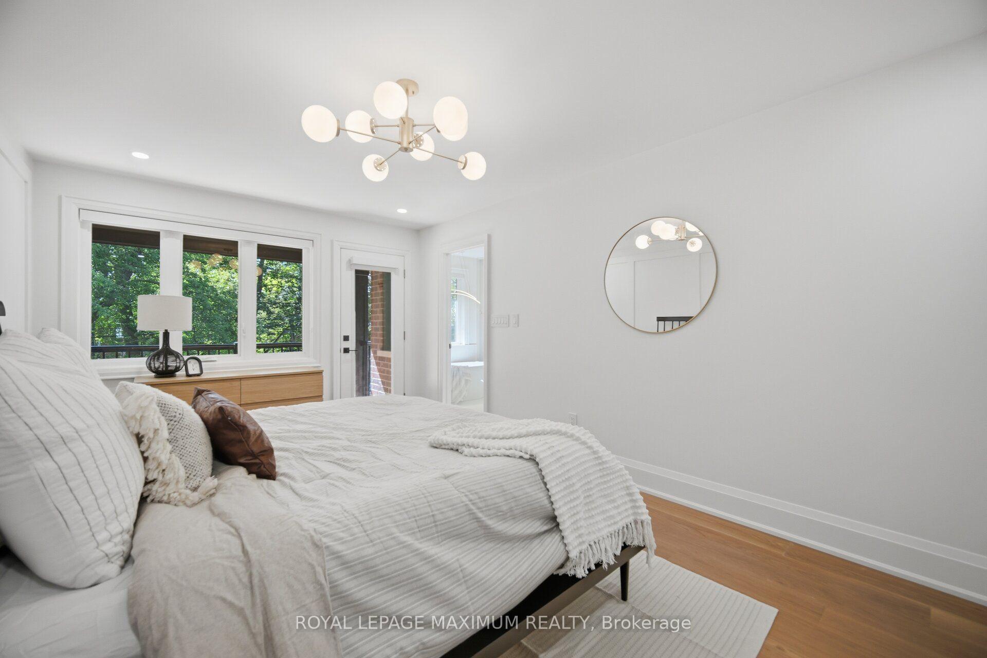 Photo 23 of 11 Park Blvd, Etobicoke, Long Branch — HOMEH