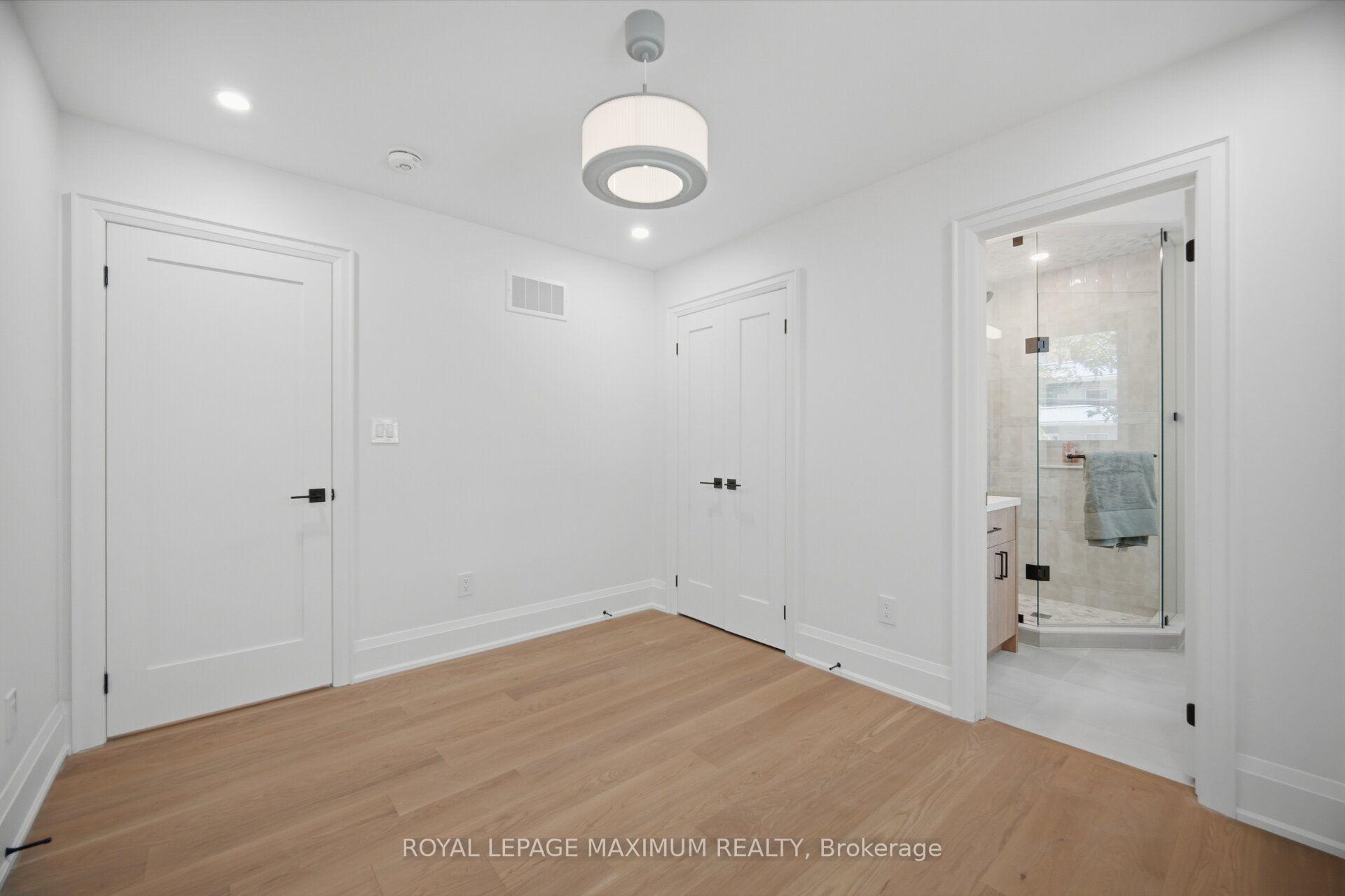 Photo 30 of 11 Park Blvd, Etobicoke, Long Branch — HOMEH
