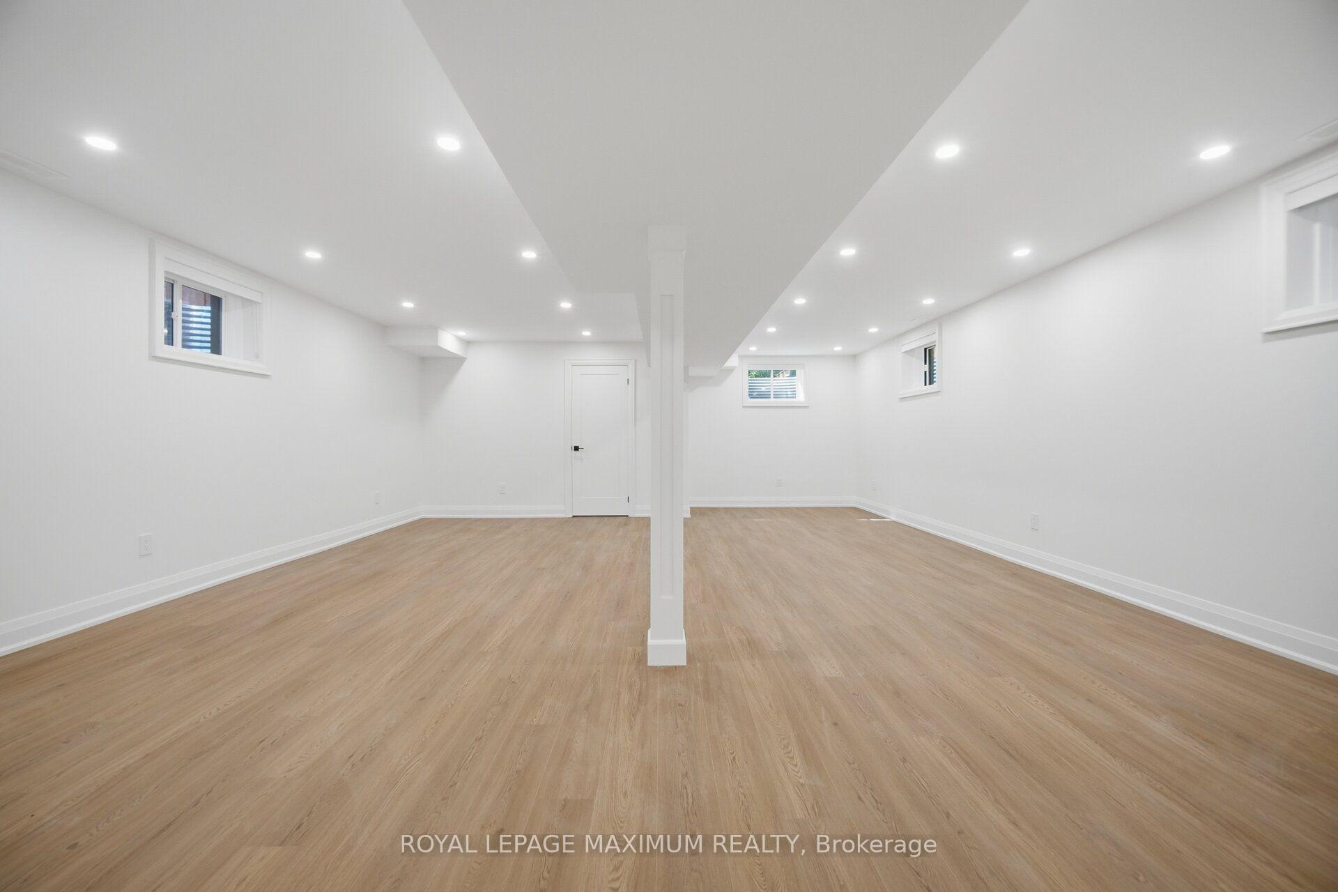 Photo 38 of 11 Park Blvd, Etobicoke, Long Branch — HOMEH