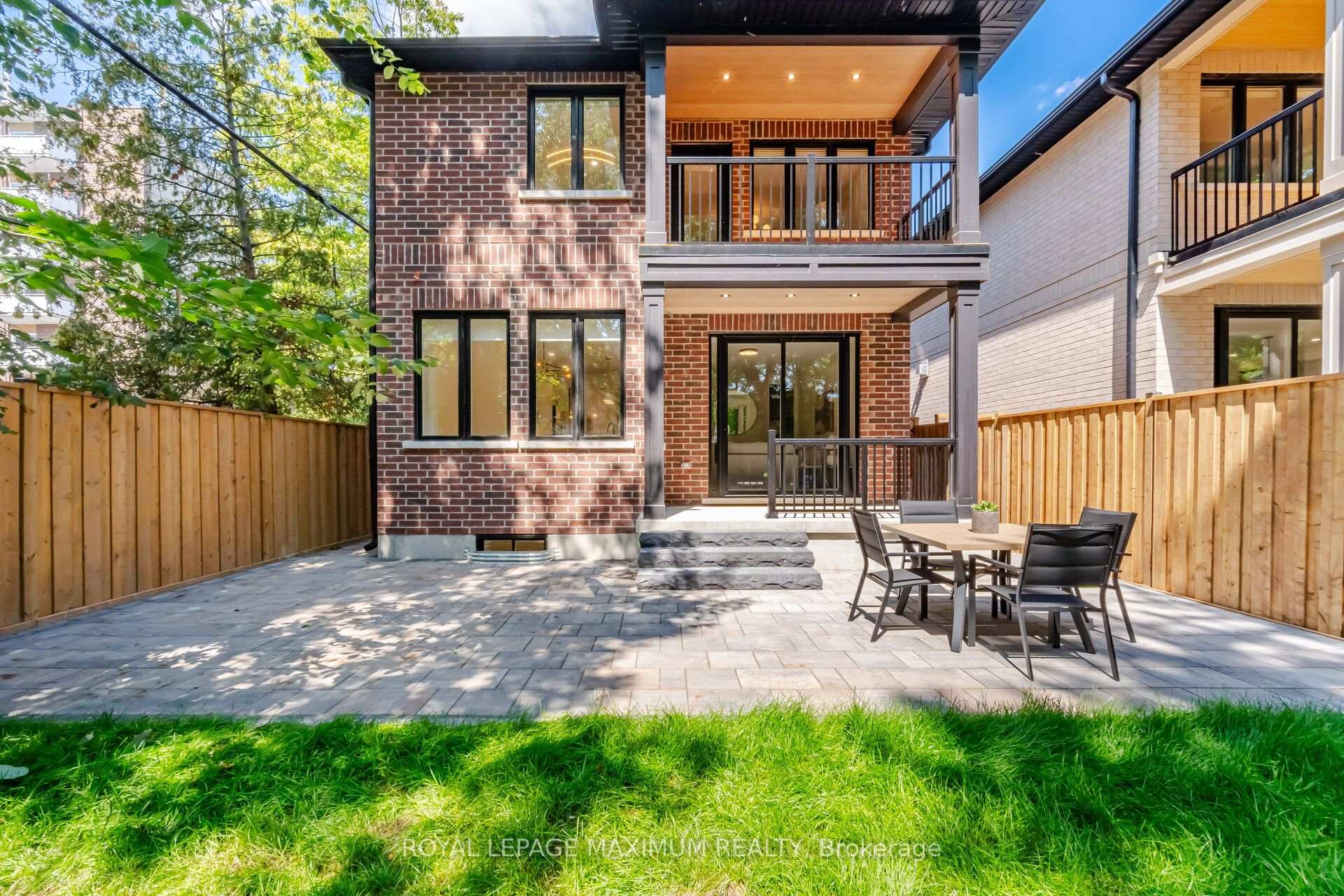 Photo 44 of 11 Park Blvd, Etobicoke, Long Branch — HOMEH