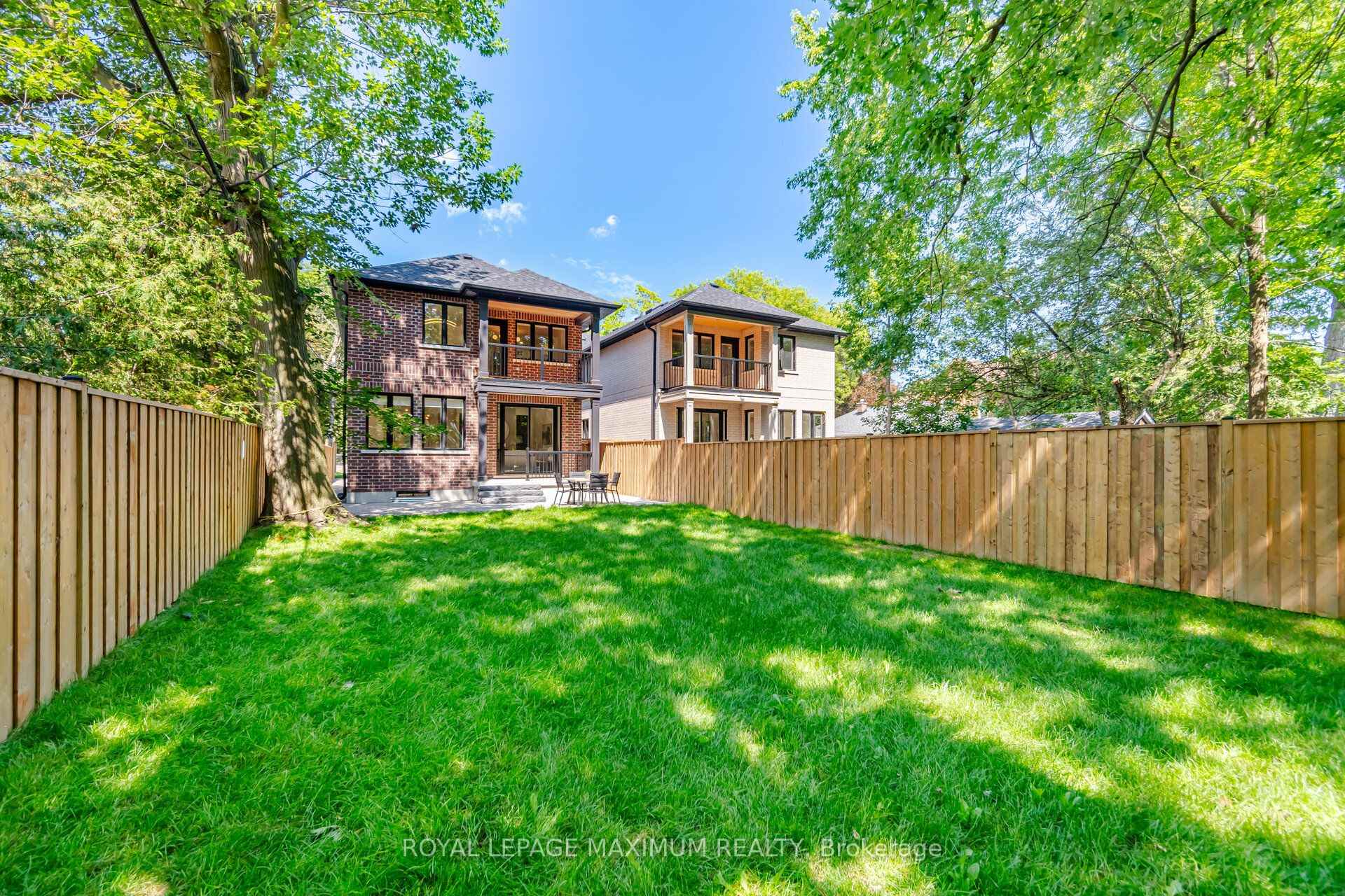 Photo 47 of 11 Park Blvd, Etobicoke, Long Branch — HOMEH