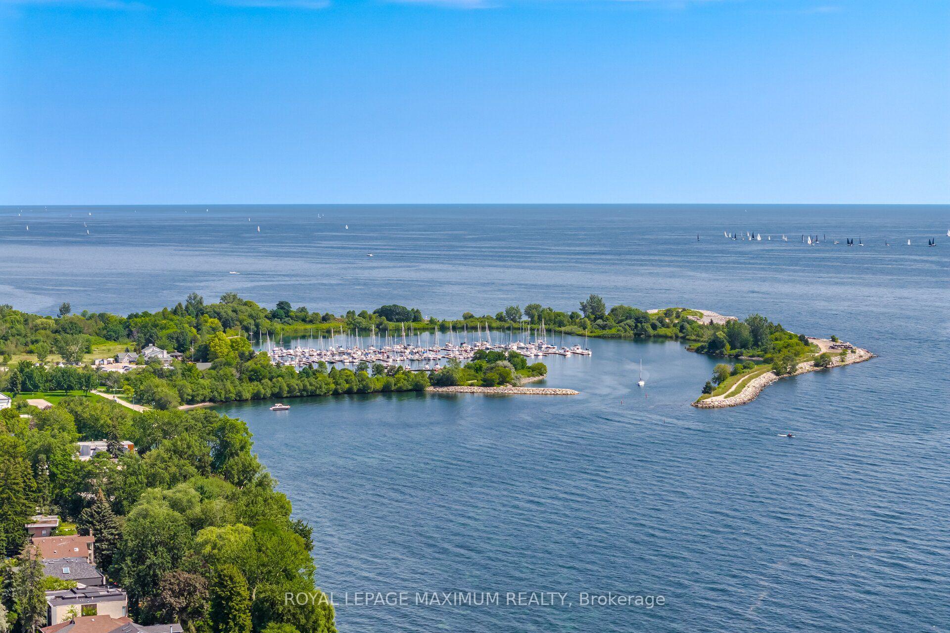 Photo 49 of 11 Park Blvd, Etobicoke, Long Branch — HOMEH