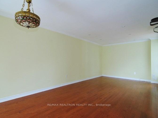 Photo 14 of 56 Riviera Drive, Vaughan, Glen Shields — HOMEH