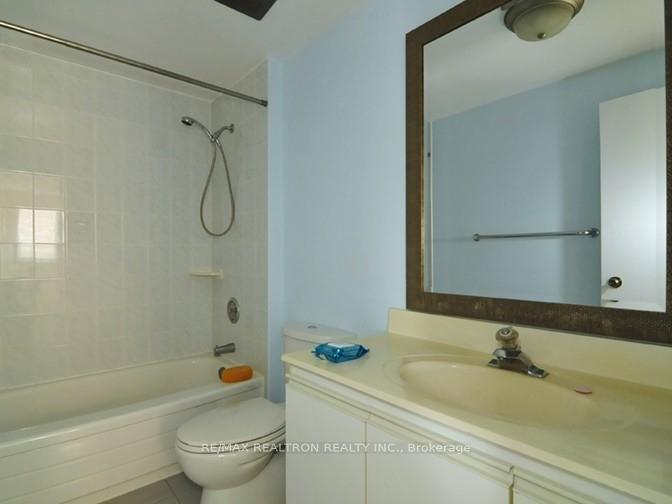 Photo 21 of 56 Riviera Drive, Vaughan, Glen Shields — HOMEH