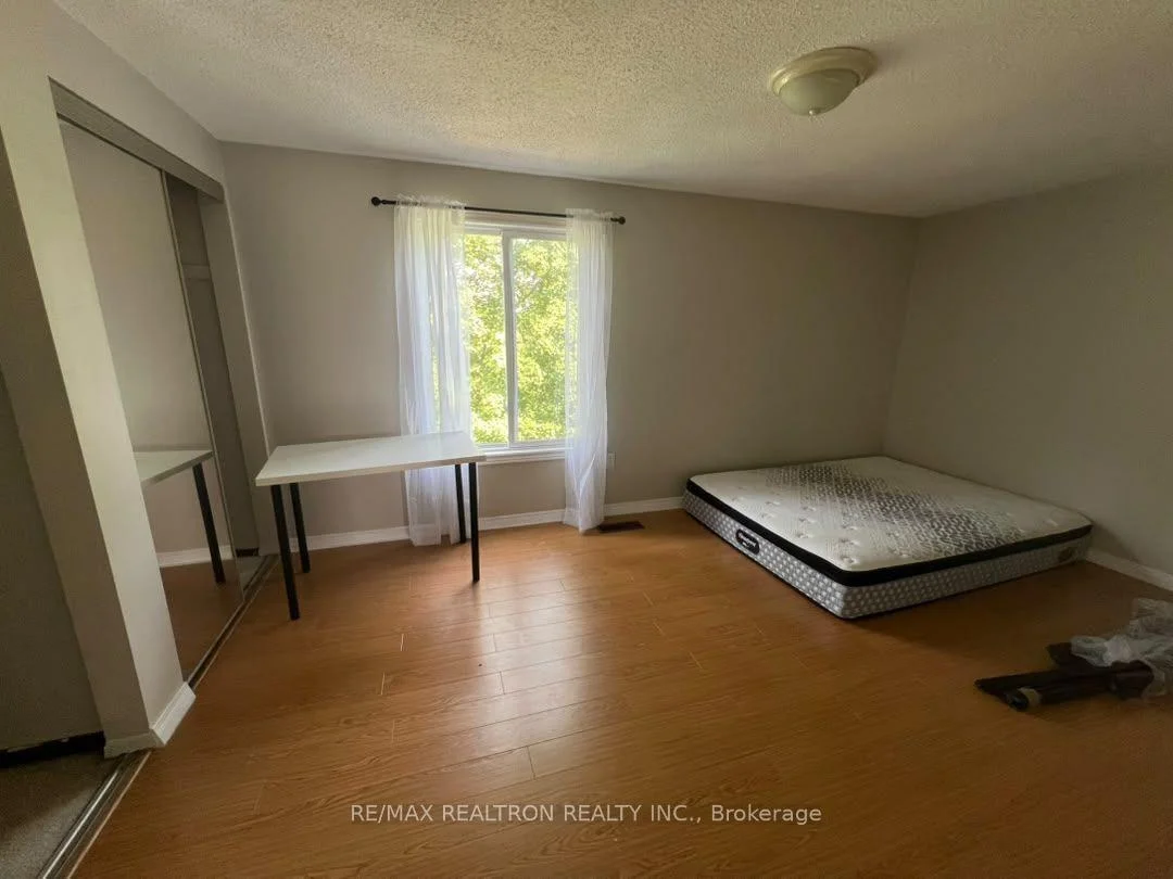 Photo 8 of 56 Riviera Drive, Vaughan, Glen Shields — HOMEH
