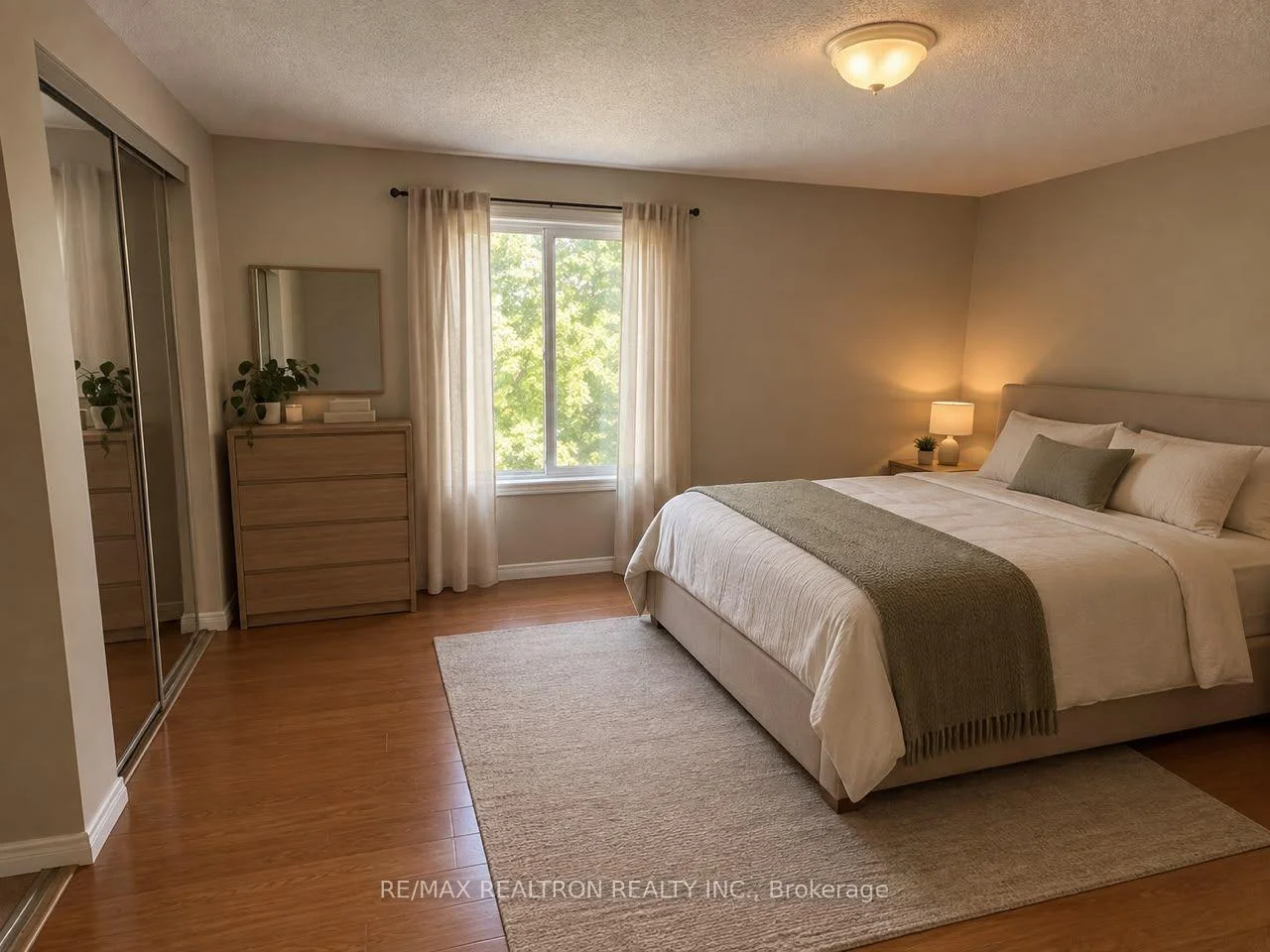 Photo 11 of 56 Riviera Drive, Vaughan, Glen Shields — HOMEH