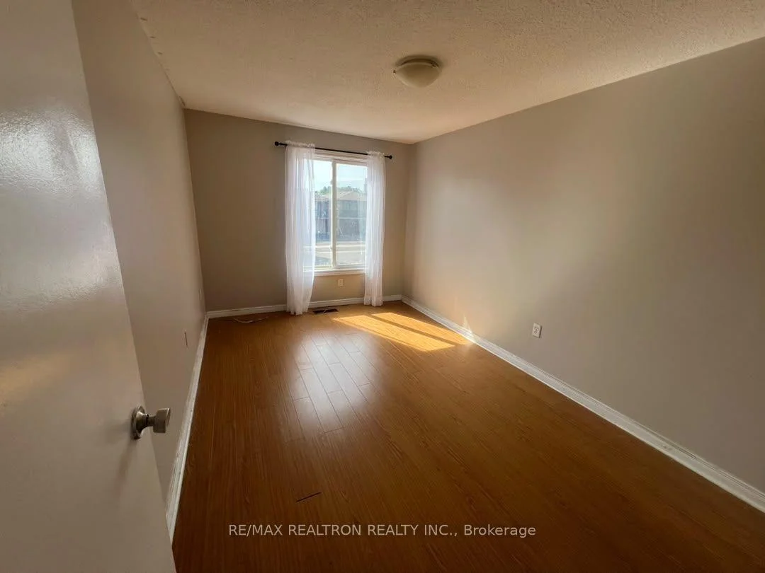 Photo 13 of 56 Riviera Drive, Vaughan, Glen Shields — HOMEH