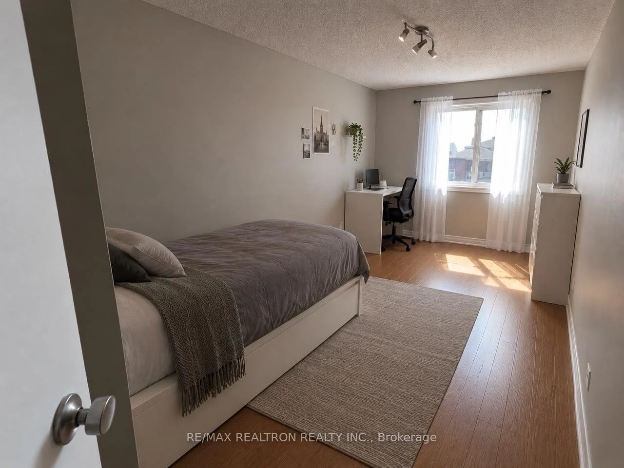 Photo 20 of 56 Riviera Drive, Vaughan, Glen Shields — HOMEH