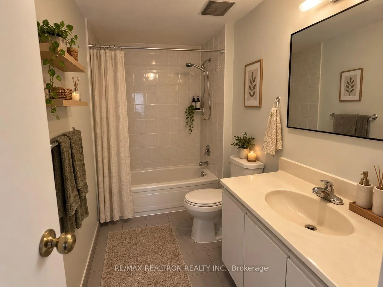 Photo 26 of 56 Riviera Drive, Vaughan, Glen Shields — HOMEH