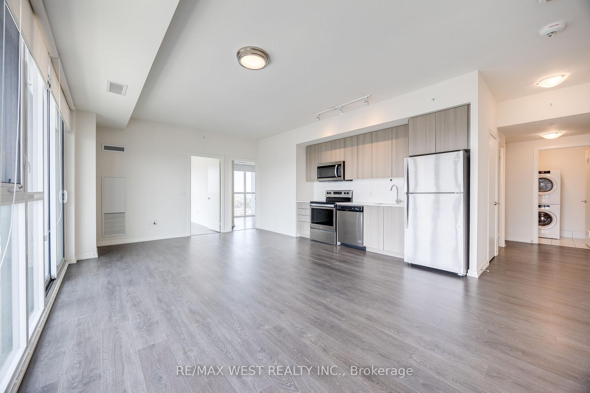 Photo 3 of Unit 902, 3237 Bayview Avenue, North York, Bayview Woods-Steeles — HOMEH