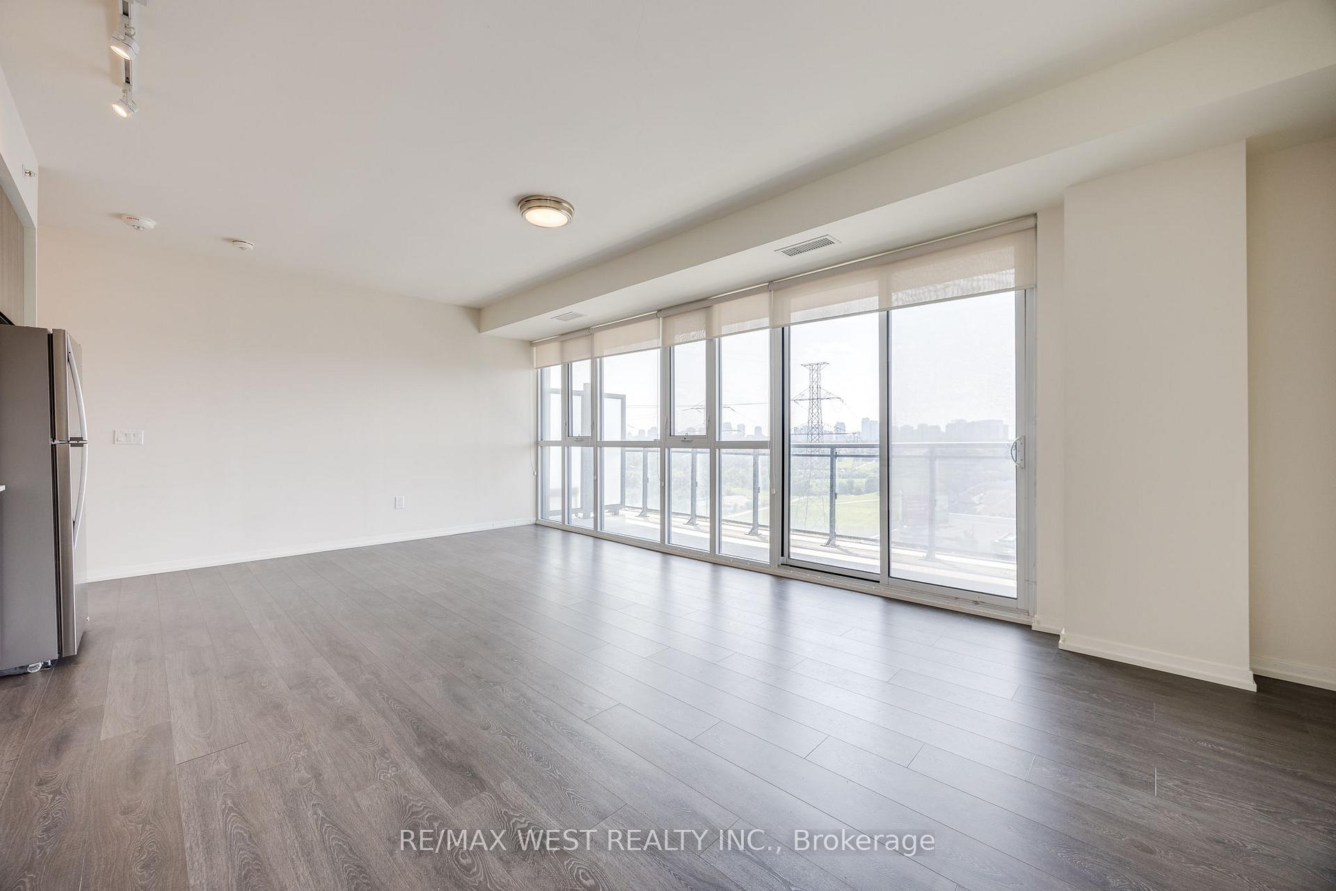 Photo 6 of Unit 902, 3237 Bayview Avenue, North York, Bayview Woods-Steeles — HOMEH
