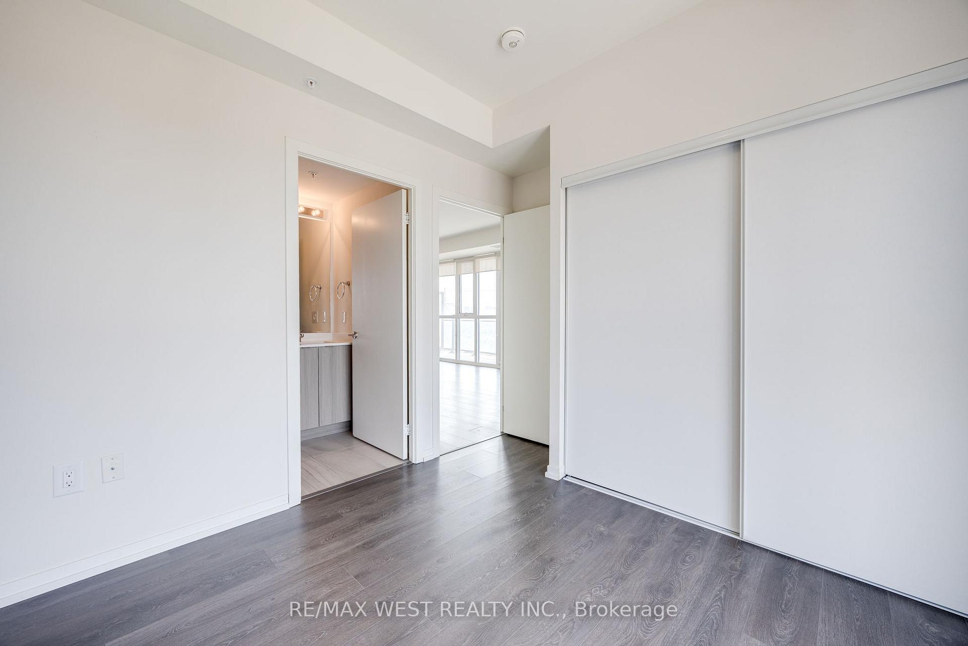 Photo 12 of Unit 902, 3237 Bayview Avenue, North York, Bayview Woods-Steeles — HOMEH