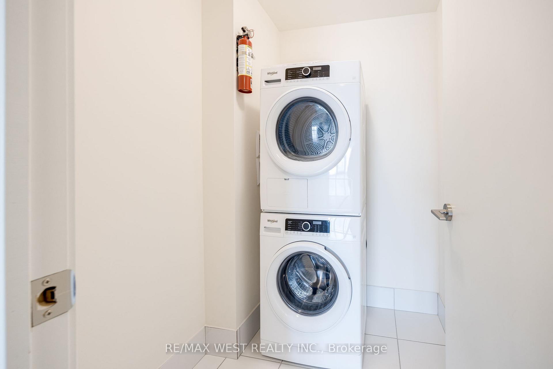 Photo 15 of Unit 902, 3237 Bayview Avenue, North York, Bayview Woods-Steeles — HOMEH