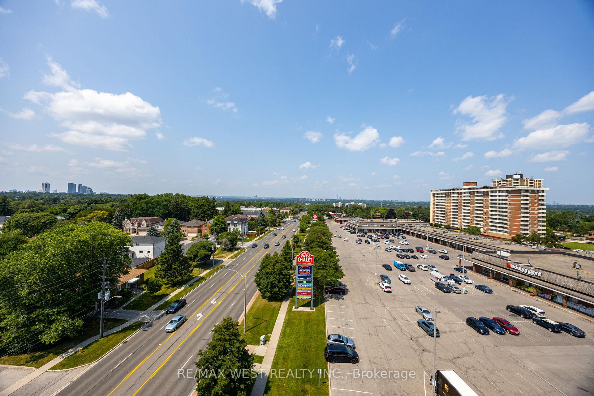 Photo 17 of Unit 902, 3237 Bayview Avenue, North York, Bayview Woods-Steeles — HOMEH
