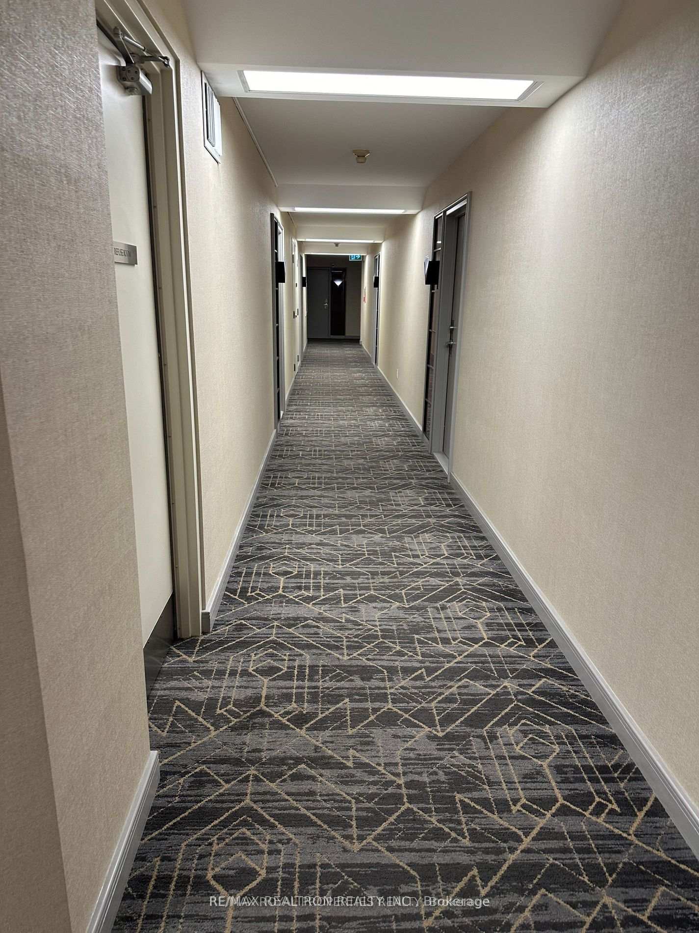 Photo 7 of Unit 718, 88 Corporate Drive, Scarborough, Woburn — HOMEH