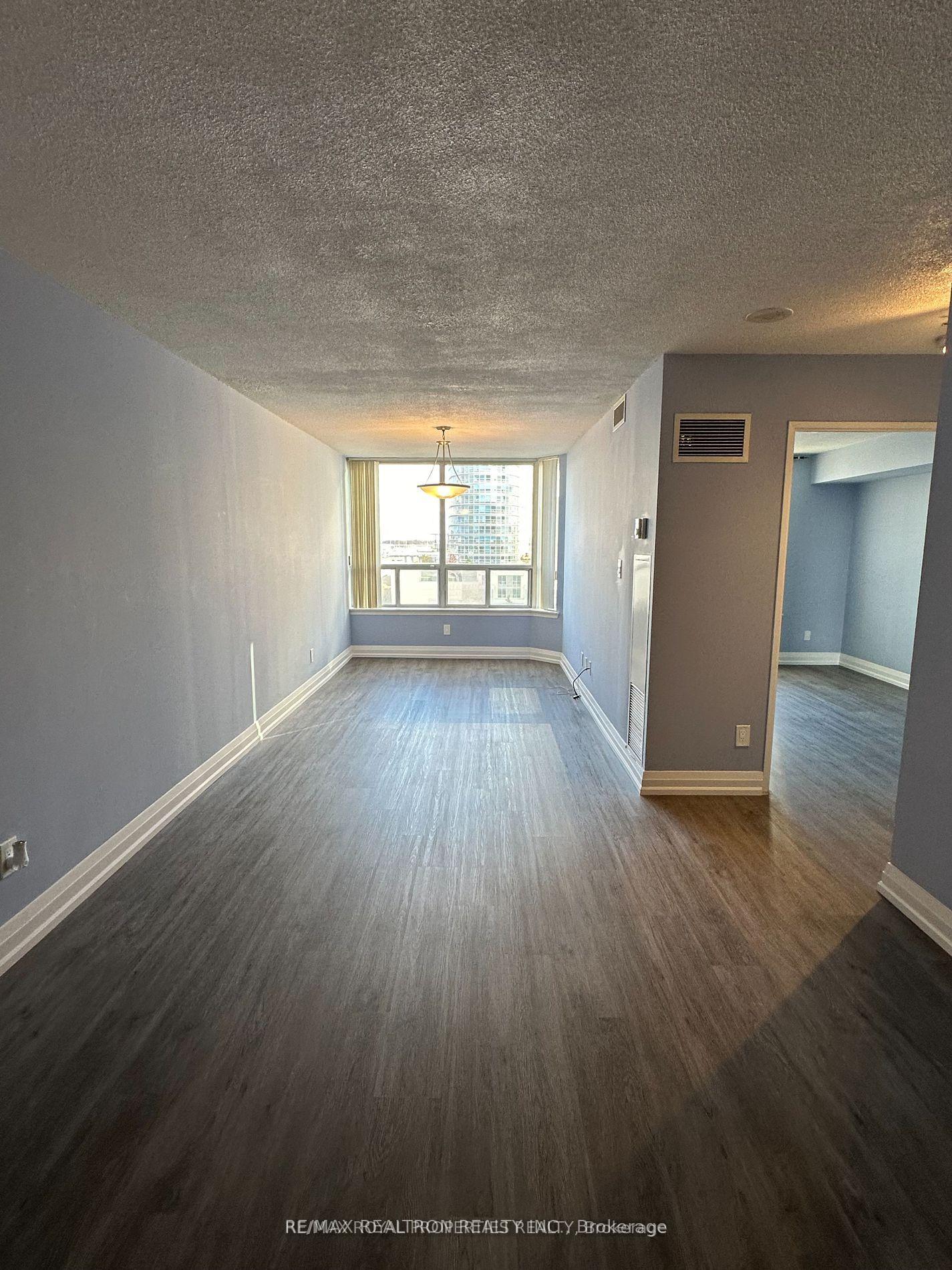 Photo 10 of Unit 718, 88 Corporate Drive, Scarborough, Woburn — HOMEH