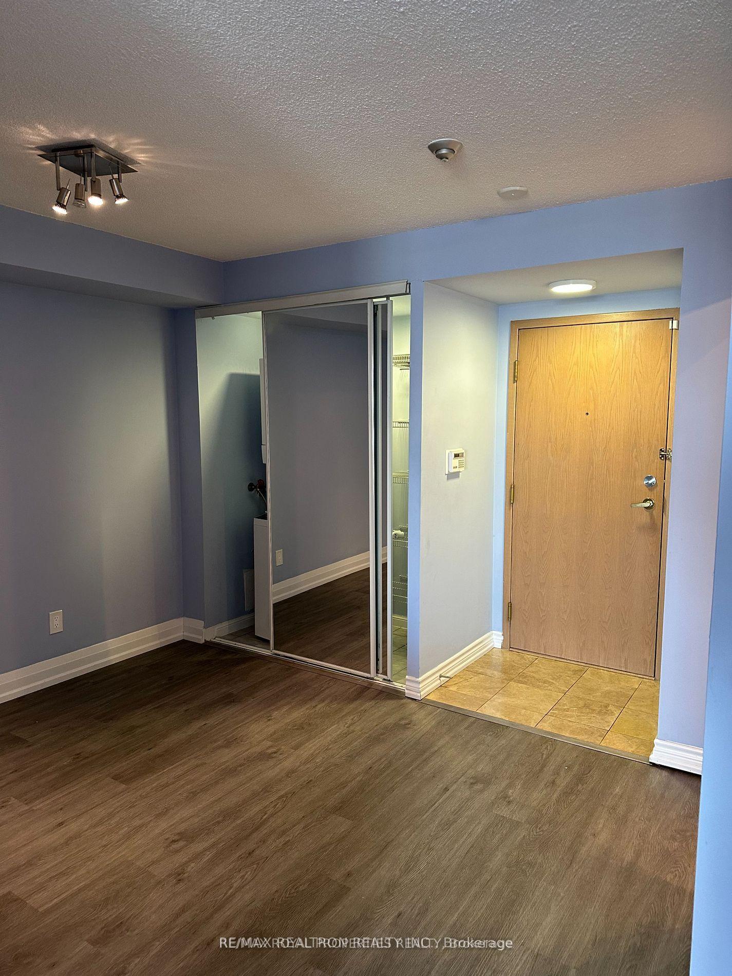 Photo 11 of Unit 718, 88 Corporate Drive, Scarborough, Woburn — HOMEH