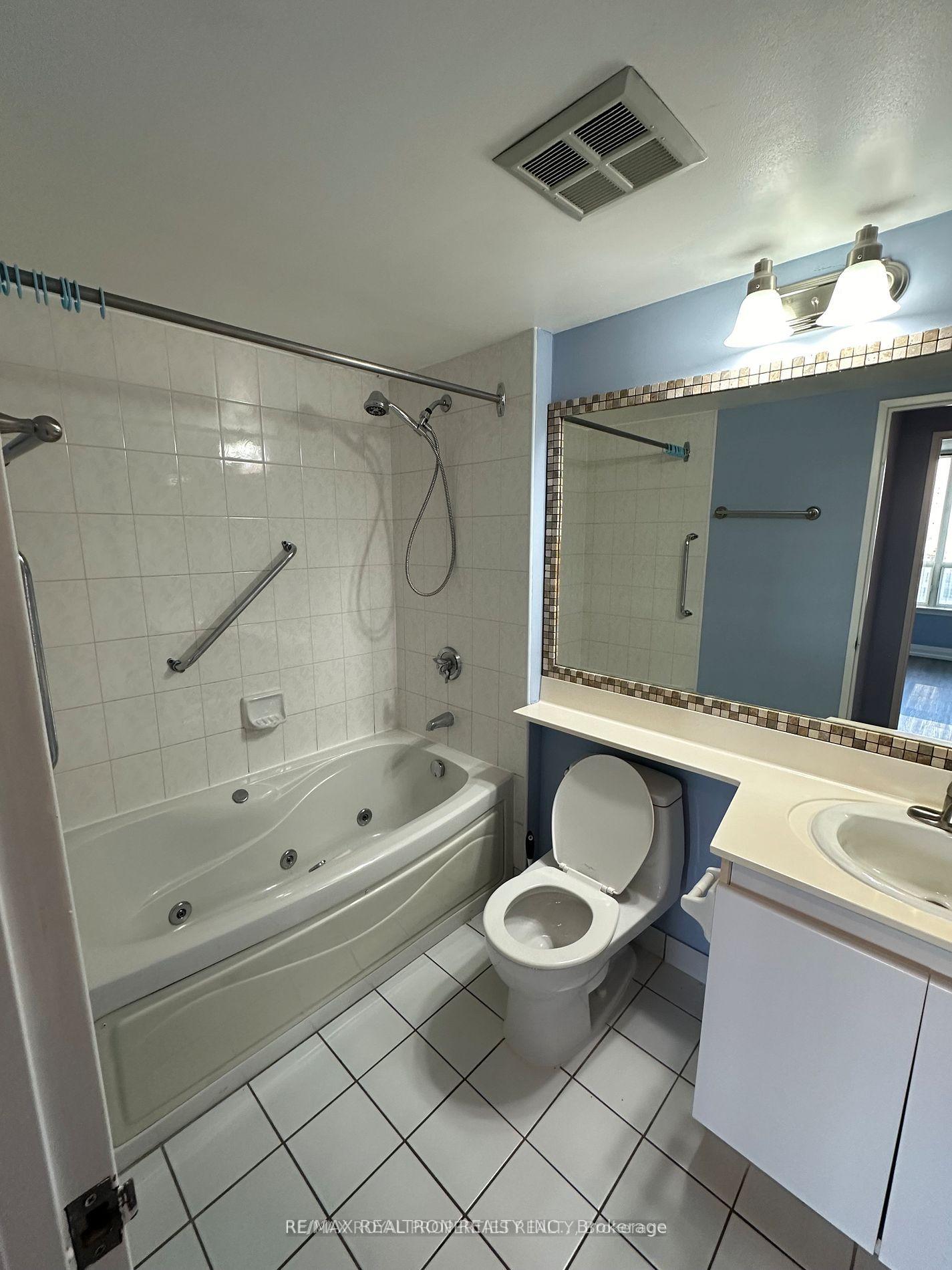 Photo 15 of Unit 718, 88 Corporate Drive, Scarborough, Woburn — HOMEH