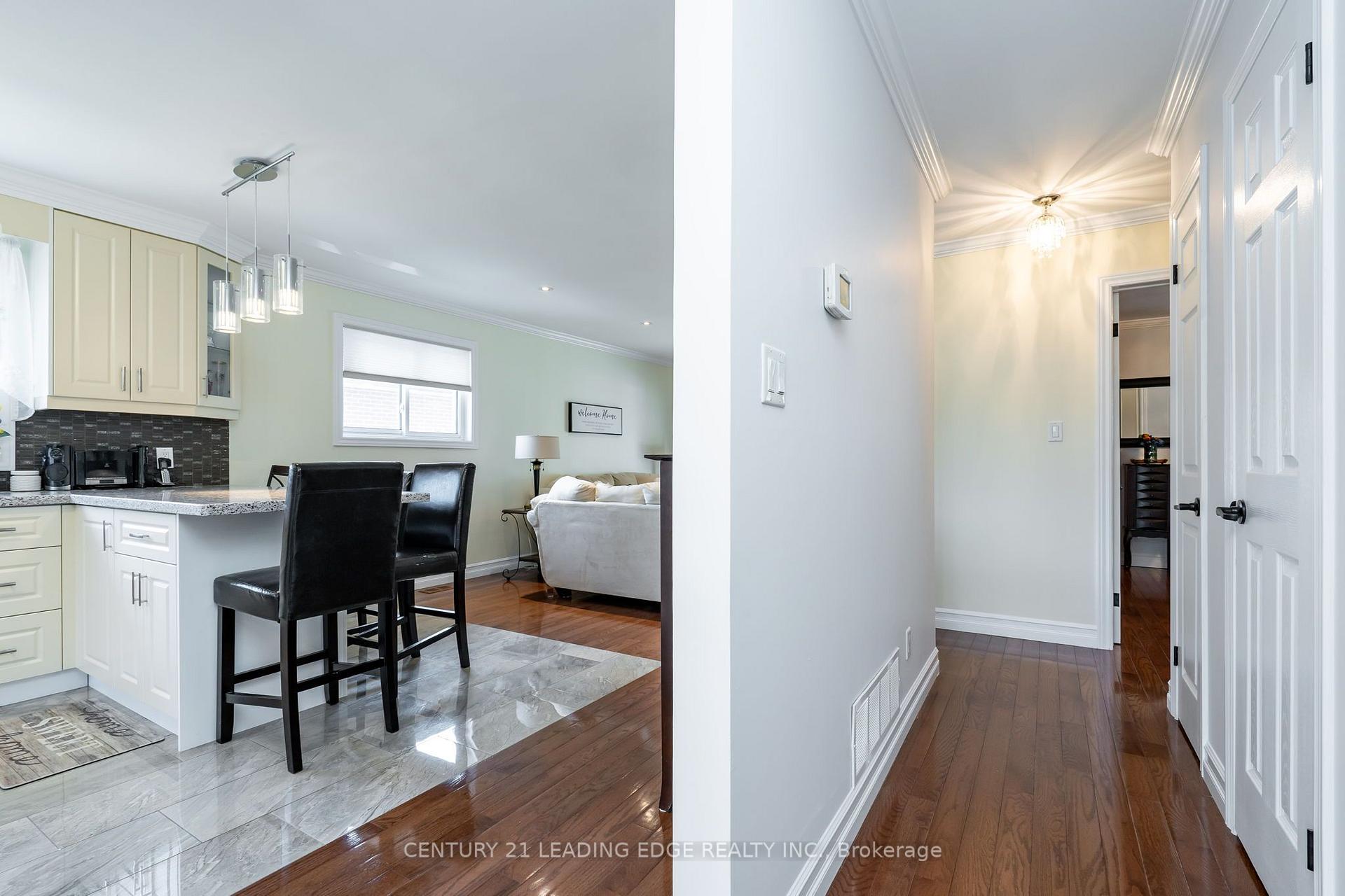 Photo 4 of 258 Nipigon Street, Oshawa, McLaughlin — HOMEH