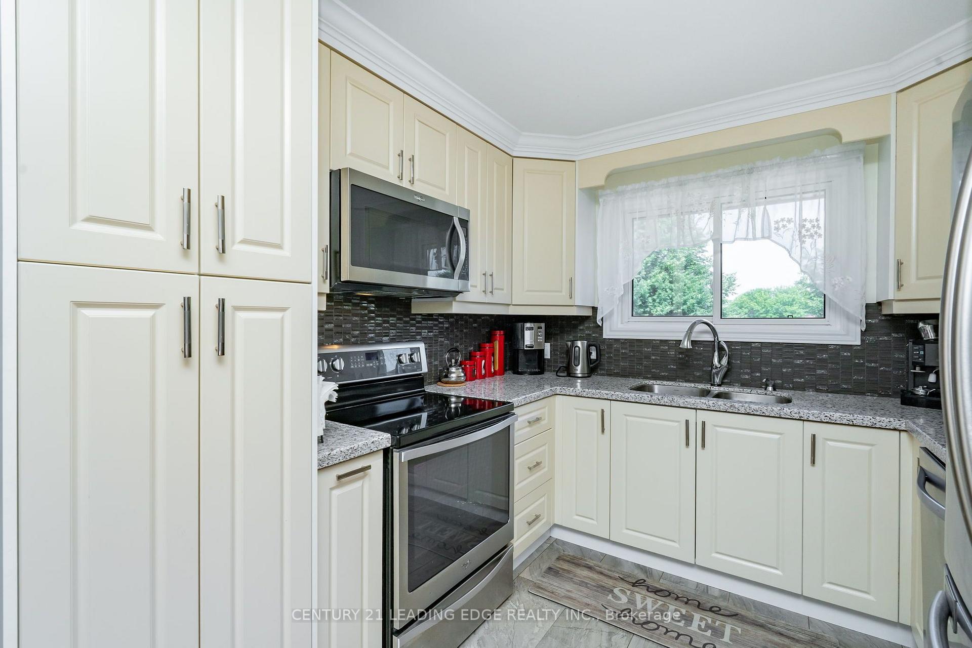Photo 7 of 258 Nipigon Street, Oshawa, McLaughlin — HOMEH