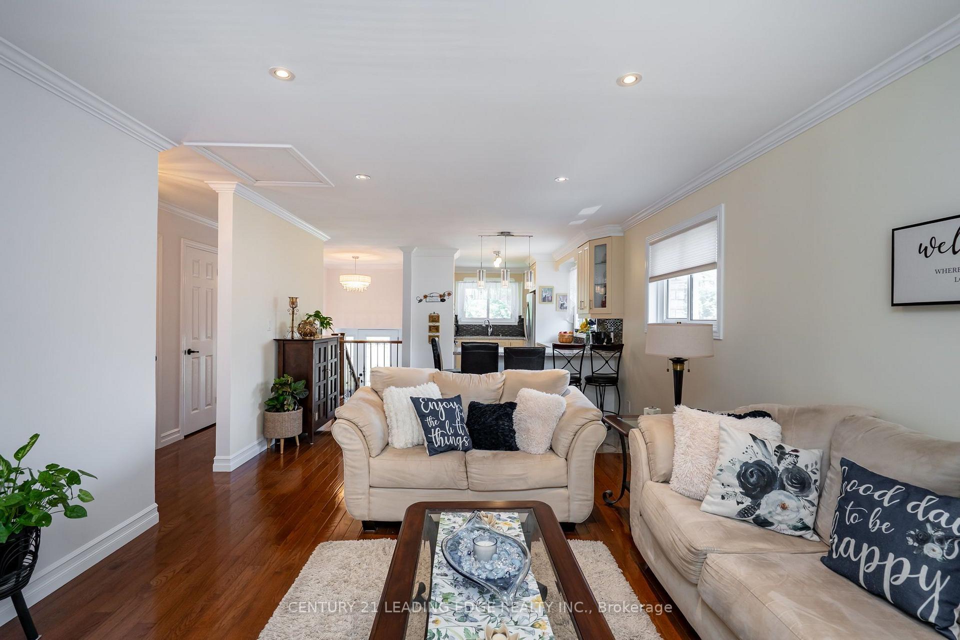 Photo 9 of 258 Nipigon Street, Oshawa, McLaughlin — HOMEH