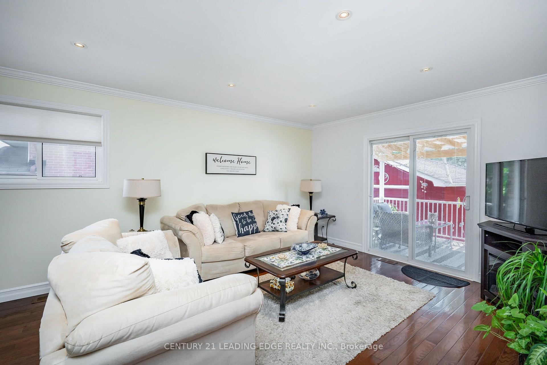 Photo 10 of 258 Nipigon Street, Oshawa, McLaughlin — HOMEH