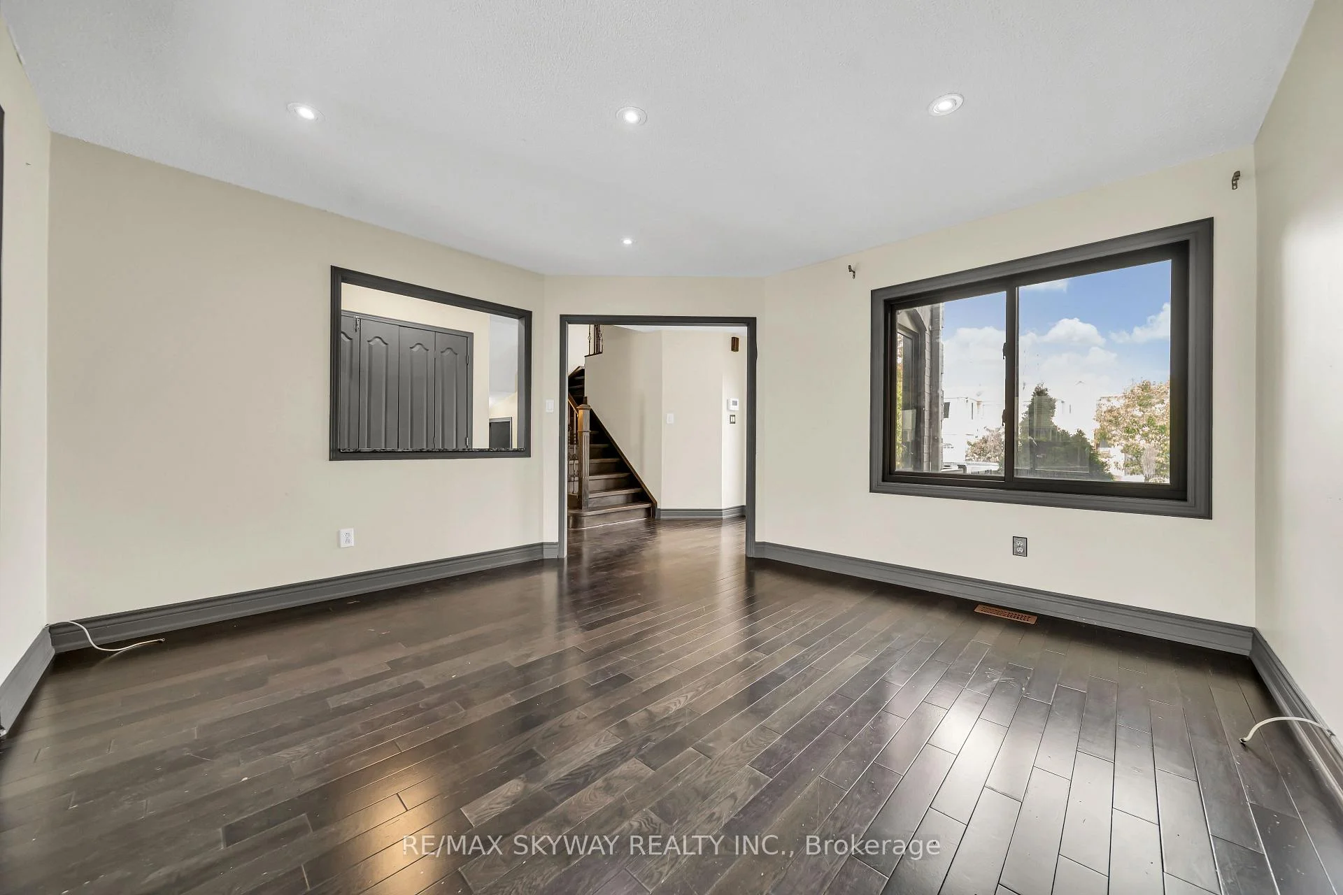 Photo 13 of 2055 Blue Ridge Crescent, Pickering, Brock Ridge — HOMEH