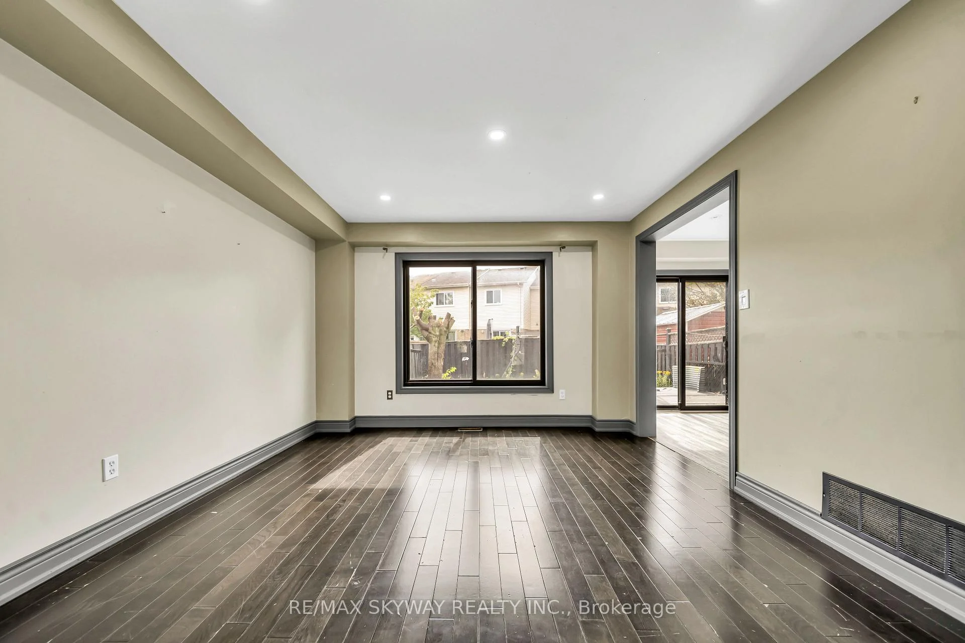 Photo 14 of 2055 Blue Ridge Crescent, Pickering, Brock Ridge — HOMEH
