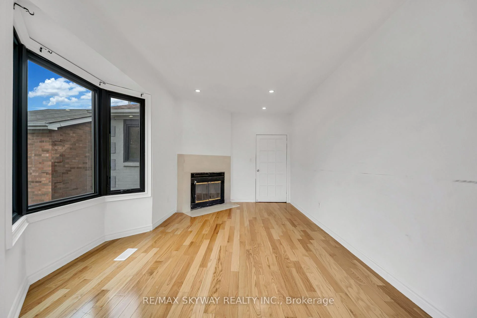 Photo 17 of 2055 Blue Ridge Crescent, Pickering, Brock Ridge — HOMEH