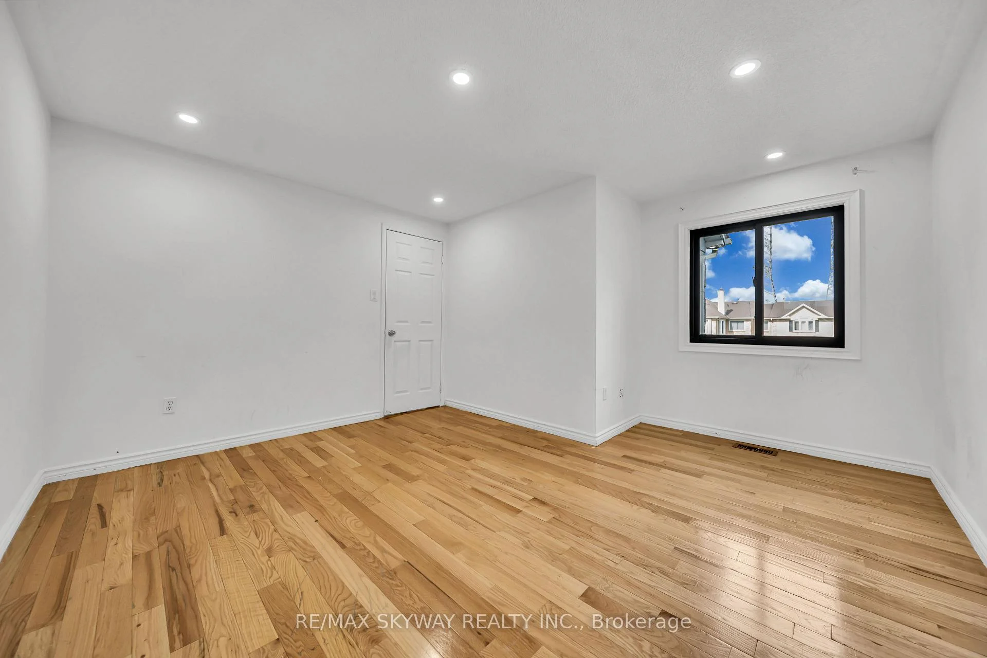 Photo 18 of 2055 Blue Ridge Crescent, Pickering, Brock Ridge — HOMEH