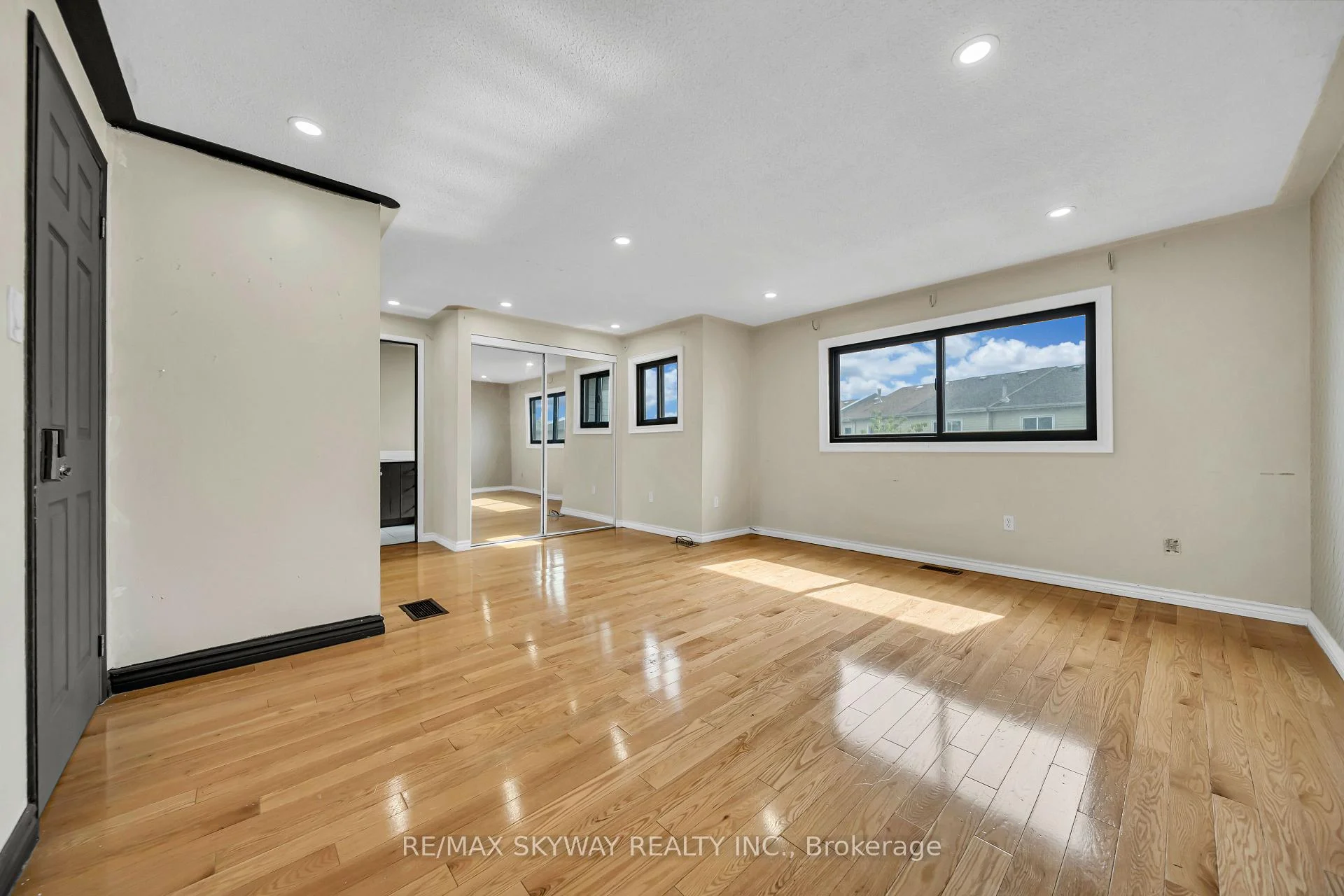 Photo 19 of 2055 Blue Ridge Crescent, Pickering, Brock Ridge — HOMEH