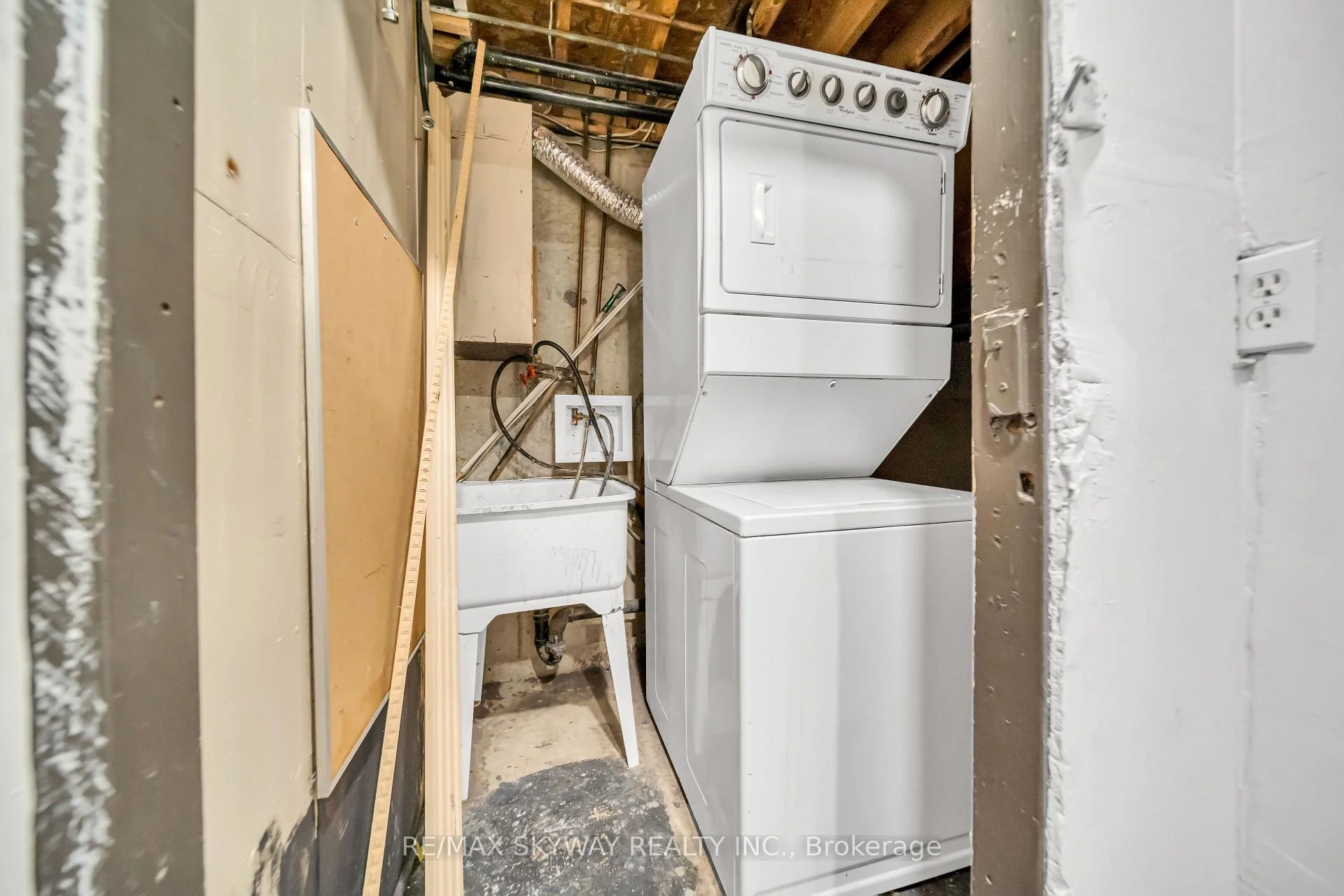 Photo 22 of 2055 Blue Ridge Crescent, Pickering, Brock Ridge — HOMEH