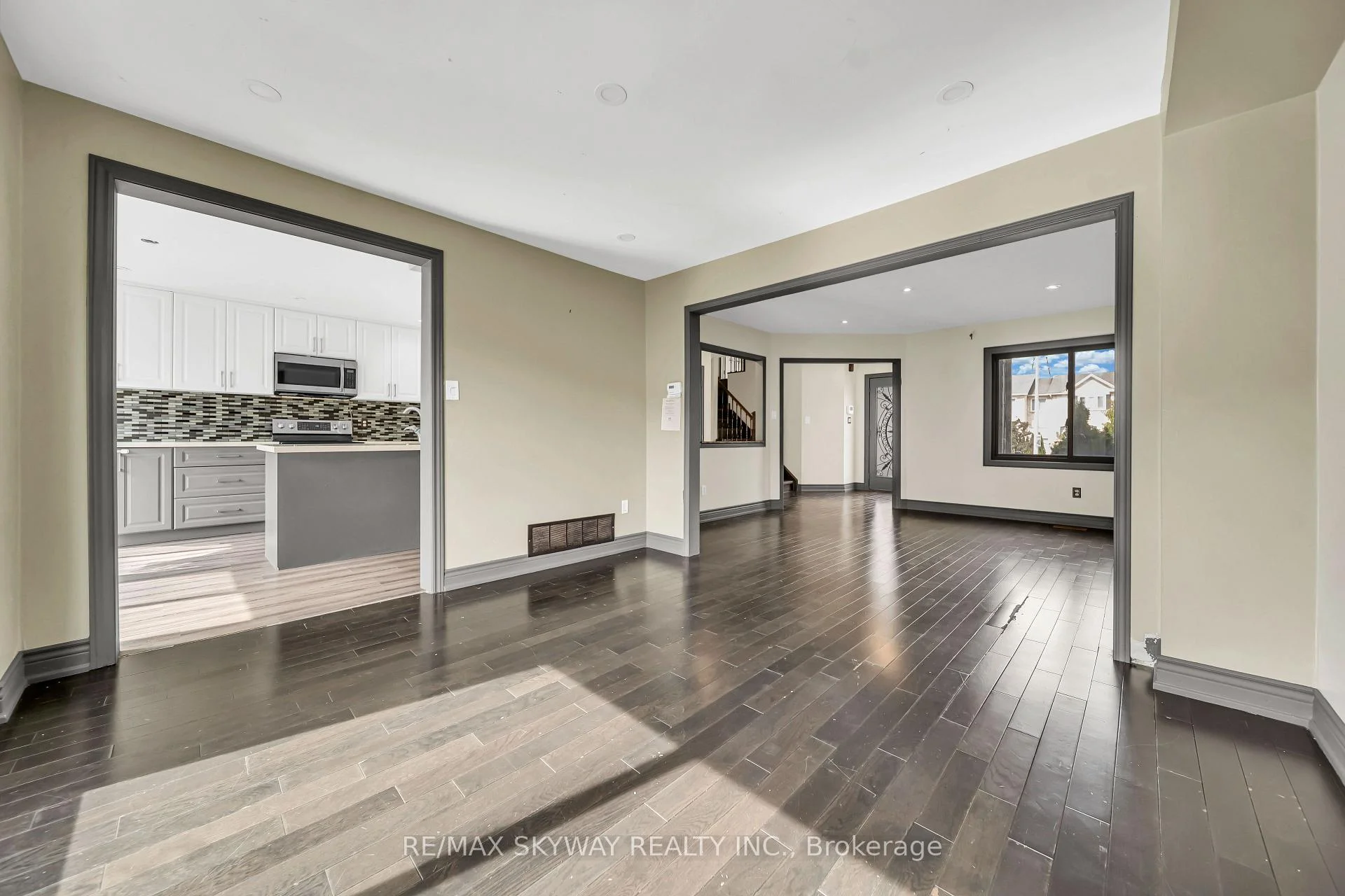 Photo 25 of 2055 Blue Ridge Crescent, Pickering, Brock Ridge — HOMEH