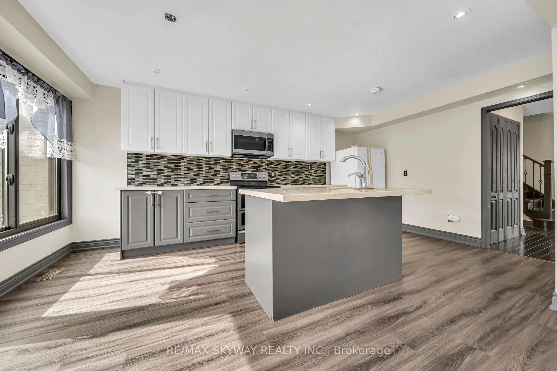 Photo 26 of 2055 Blue Ridge Crescent, Pickering, Brock Ridge — HOMEH