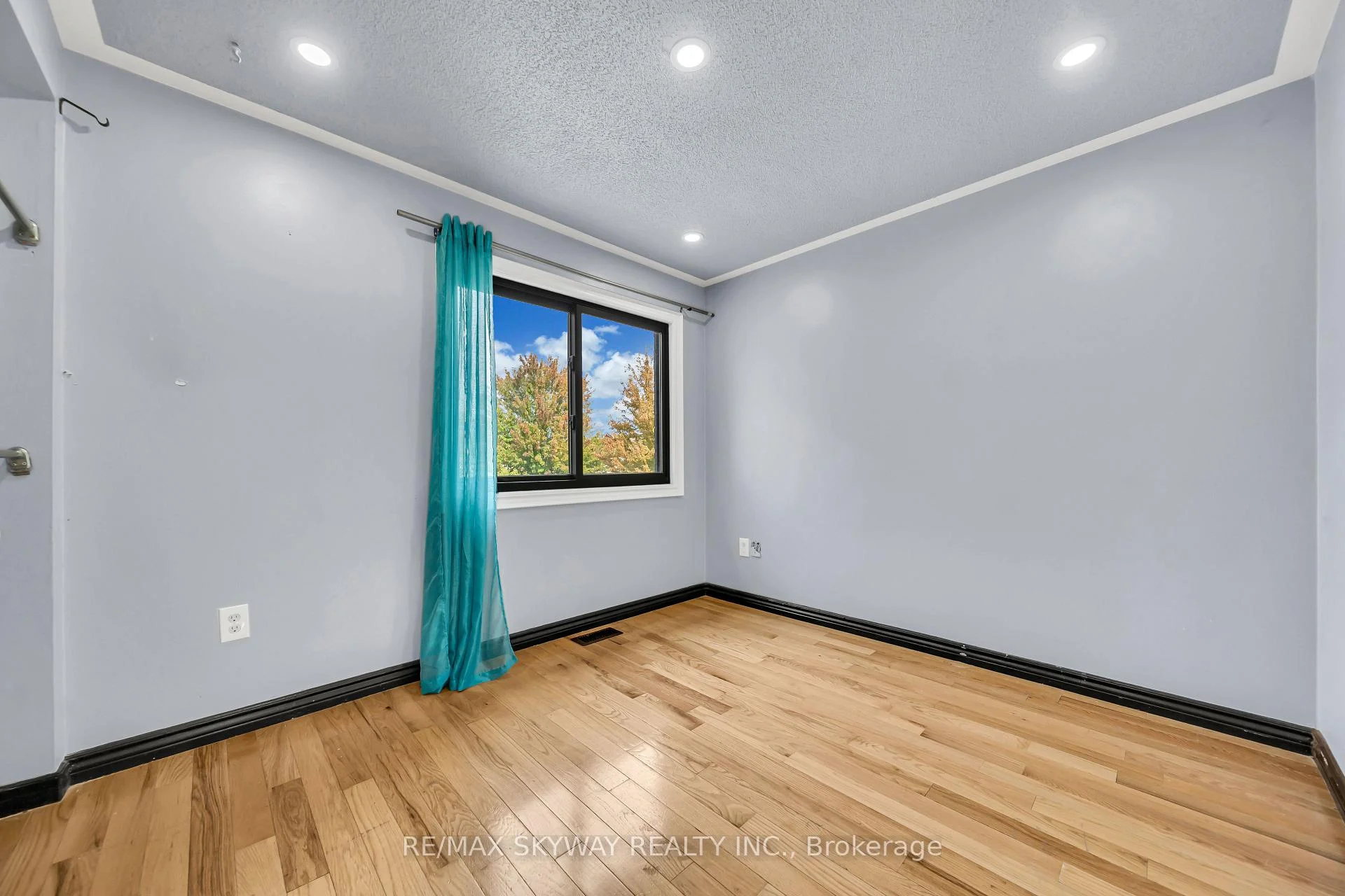 Photo 32 of 2055 Blue Ridge Crescent, Pickering, Brock Ridge — HOMEH