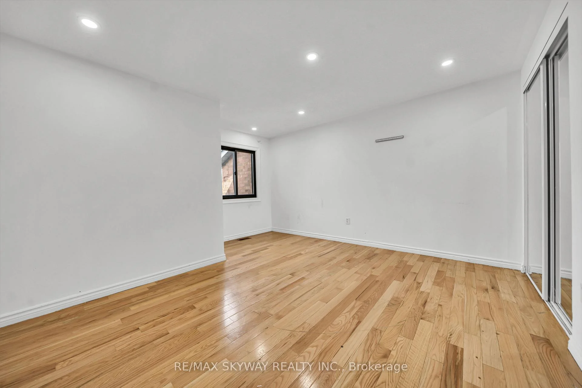 Photo 34 of 2055 Blue Ridge Crescent, Pickering, Brock Ridge — HOMEH