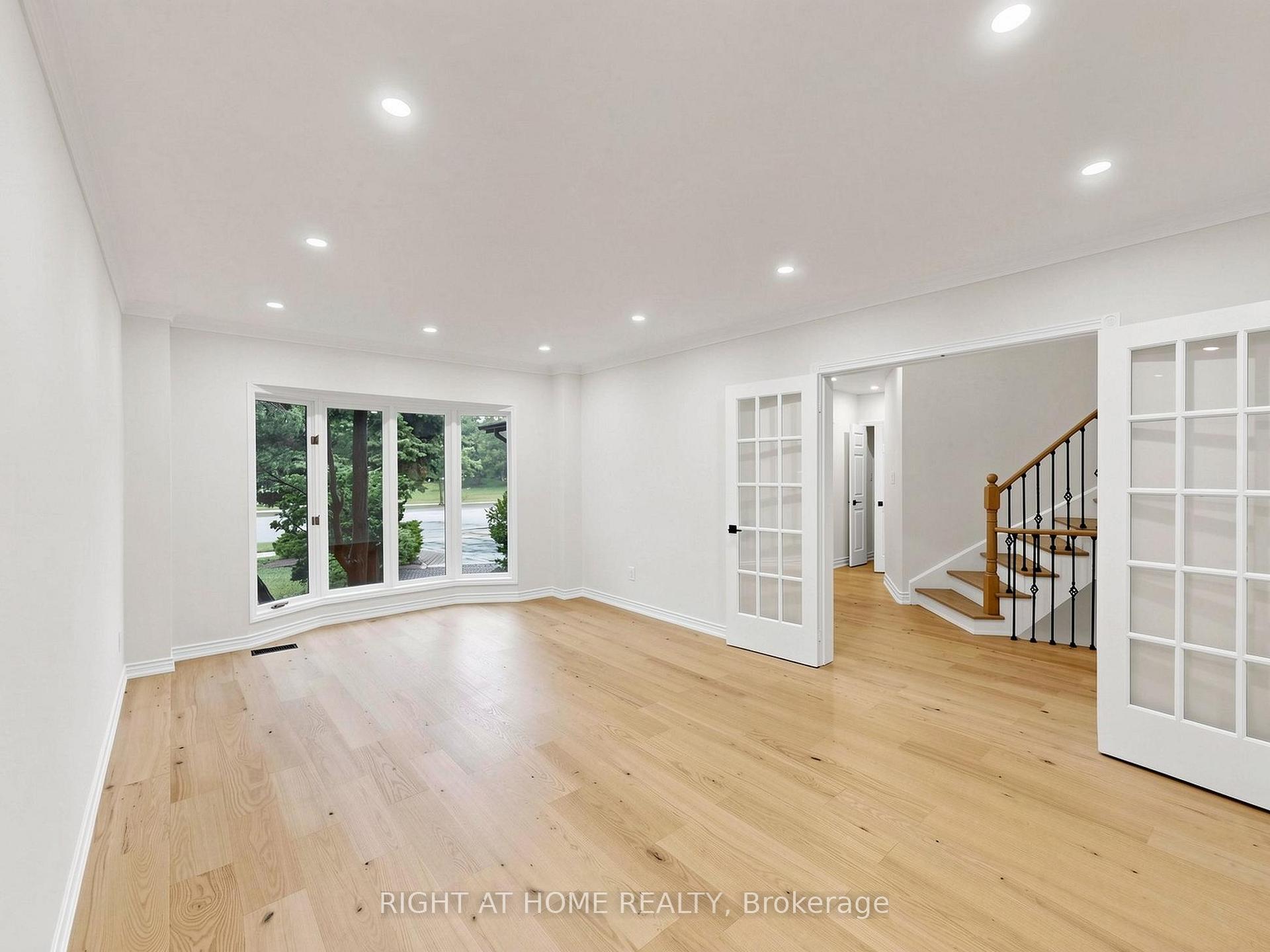 Photo 6 of 2920 Kingsway Drive, Oakville, Clearview — HOMEH